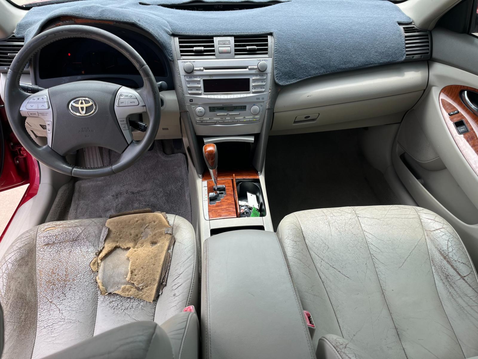2010 red /TAN Toyota Camry LE V6 6-Spd AT (4T1BK3EK7AU) with an 3.5L V6 DOHC 24V engine, 6-Speed Automatic transmission, located at 14700 Tomball Parkway 249, Houston, TX, 77086, (281) 444-2200, 29.928619, -95.504074 - Photo #10