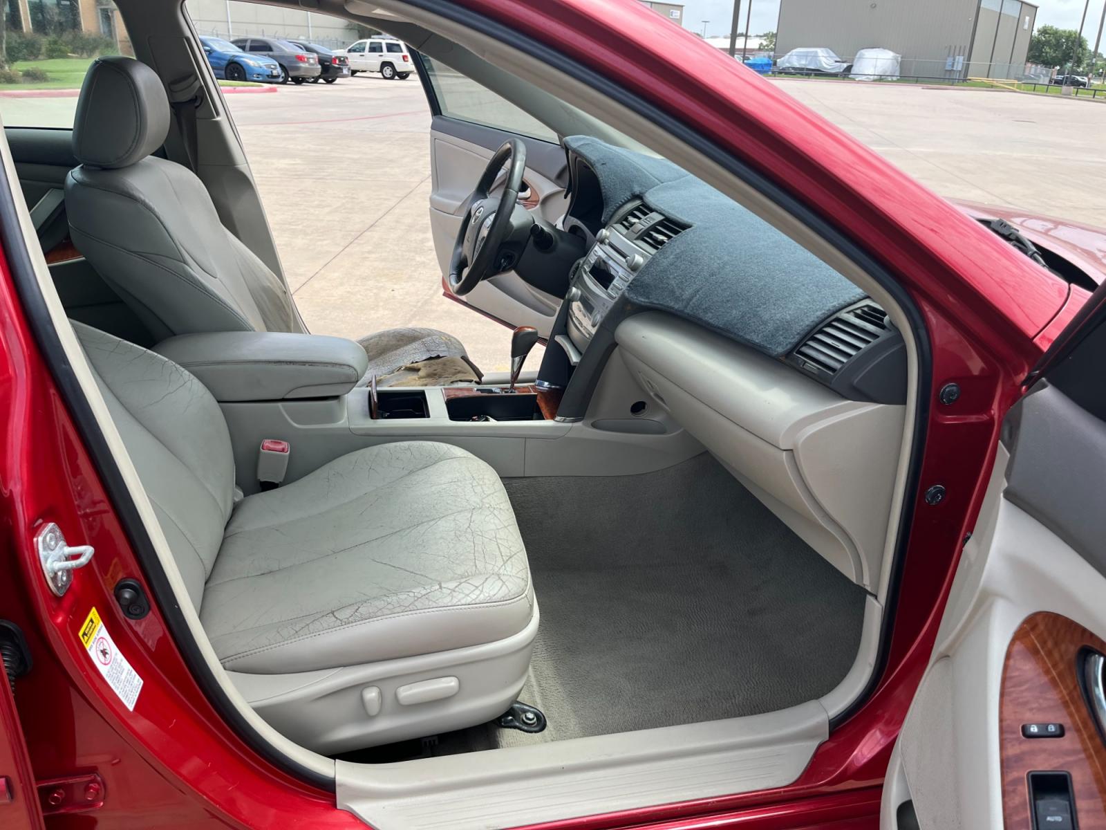 2010 red /TAN Toyota Camry LE V6 6-Spd AT (4T1BK3EK7AU) with an 3.5L V6 DOHC 24V engine, 6-Speed Automatic transmission, located at 14700 Tomball Parkway 249, Houston, TX, 77086, (281) 444-2200, 29.928619, -95.504074 - Photo #11