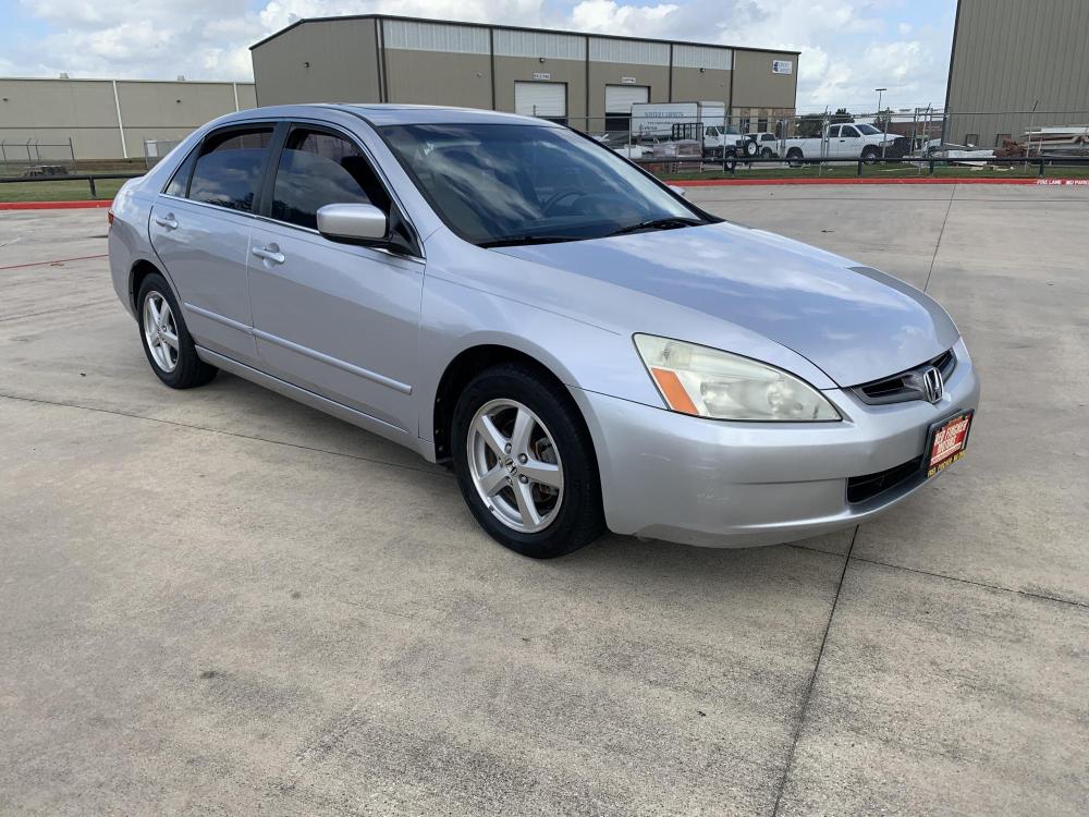 2003 SILVER /black Honda Accord EX sedan AT (1HGCM56653A) with an 2.4L L4 DOHC 16V engine, 5-Speed Automatic Overdrive transmission, located at 14700 Tomball Parkway 249, Houston, TX, 77086, (281) 444-2200, 29.928619, -95.504074 - Photo #0