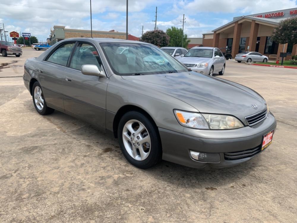 2000 gray /TAN Lexus ES 300 Base (JT8BF28G8Y5) with an 3.0L V6 DOHC 24V engine, 4-Speed Automatic Overdrive transmission, located at 14700 Tomball Parkway 249, Houston, TX, 77086, (281) 444-2200, 29.928619, -95.504074 - Photo #0