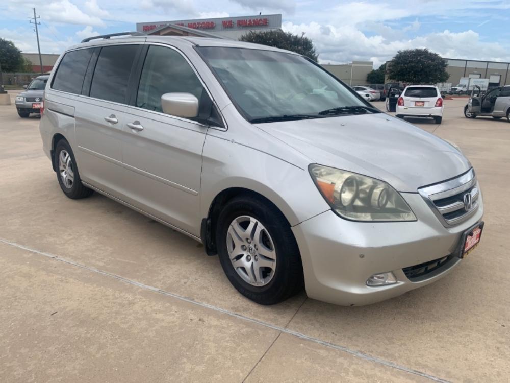 2005 SILVER /black Honda Odyssey Touring (5FNRL38805B) with an 3.5L V6 SOHC 24V engine, 5-Speed Automatic Overdrive transmission, located at 14700 Tomball Parkway 249, Houston, TX, 77086, (281) 444-2200, 29.928619, -95.504074 - Photo #0