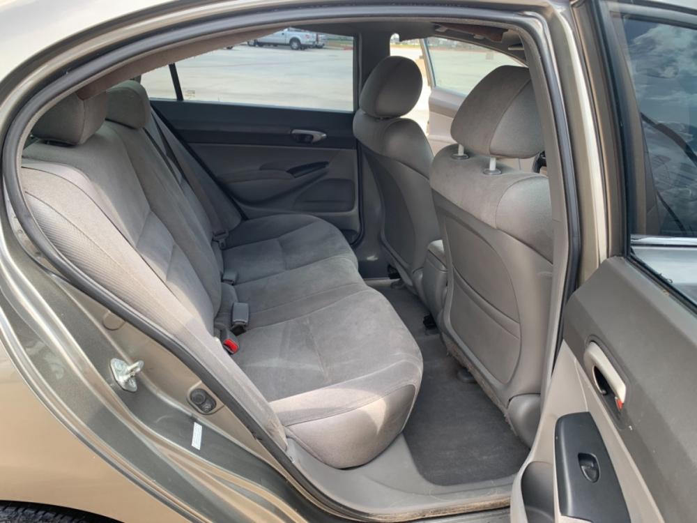 2006 SILVER /TAN Honda Civic LX Sedan AT (1HGFA16516L) with an 1.8L L4 SOHC 16V engine, 5-Speed Automatic Overdrive transmission, located at 14700 Tomball Parkway 249, Houston, TX, 77086, (281) 444-2200, 29.928619, -95.504074 - Photo #11