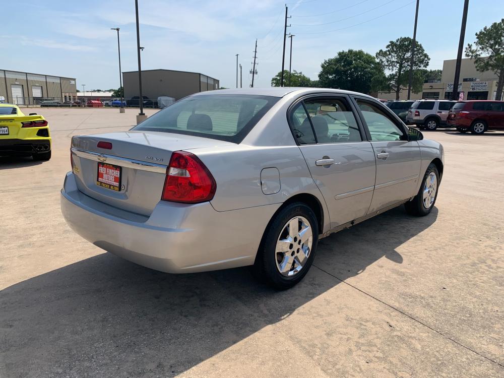 2008 SILVER Chevrolet Malibu Classic LT2 (1G1ZT58N48F) with an 3.5L V6 OHV 12V engine, 4-Speed Automatic transmission, located at 14700 Tomball Parkway 249, Houston, TX, 77086, (281) 444-2200, 29.928619, -95.504074 - Photo #6