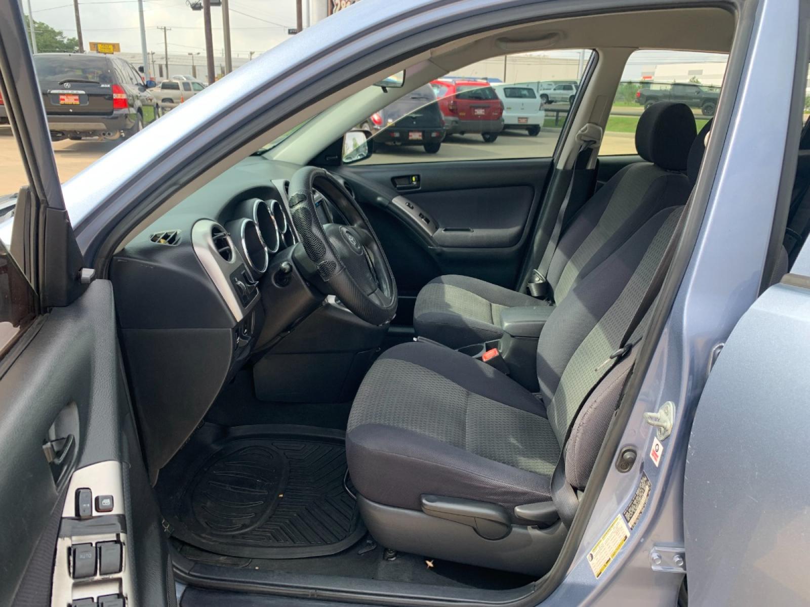 2006 BLUE Toyota Matrix 2WD (2T1KR32E76C) with an 1.8L L4 DOHC 16V engine, Automatic transmission, located at 14700 Tomball Parkway 249, Houston, TX, 77086, (281) 444-2200, 29.928619, -95.504074 - Photo #8