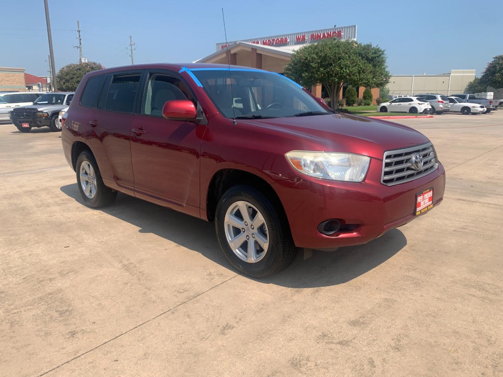 2008 red Toyota Highlander Base 2WD (JTEDS41AX82) with an 3.5L V6 DOHC 24V engine, 5-Speed Automatic Overdrive transmission, located at 14700 Tomball Parkway 249, Houston, TX, 77086, (281) 444-2200, 29.928619, -95.504074 - Photo #0