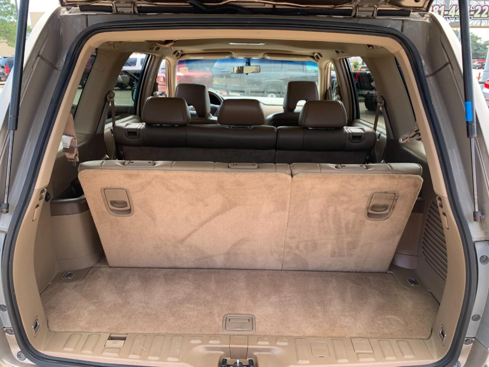 2007 tan Honda Pilot EX-L 4WD AT (2HKYF18547H) with an 3.5L V6 SOHC 24V engine, 5-Speed Automatic Overdrive transmission, located at 14700 Tomball Parkway 249, Houston, TX, 77086, (281) 444-2200, 29.928619, -95.504074 - Photo #14