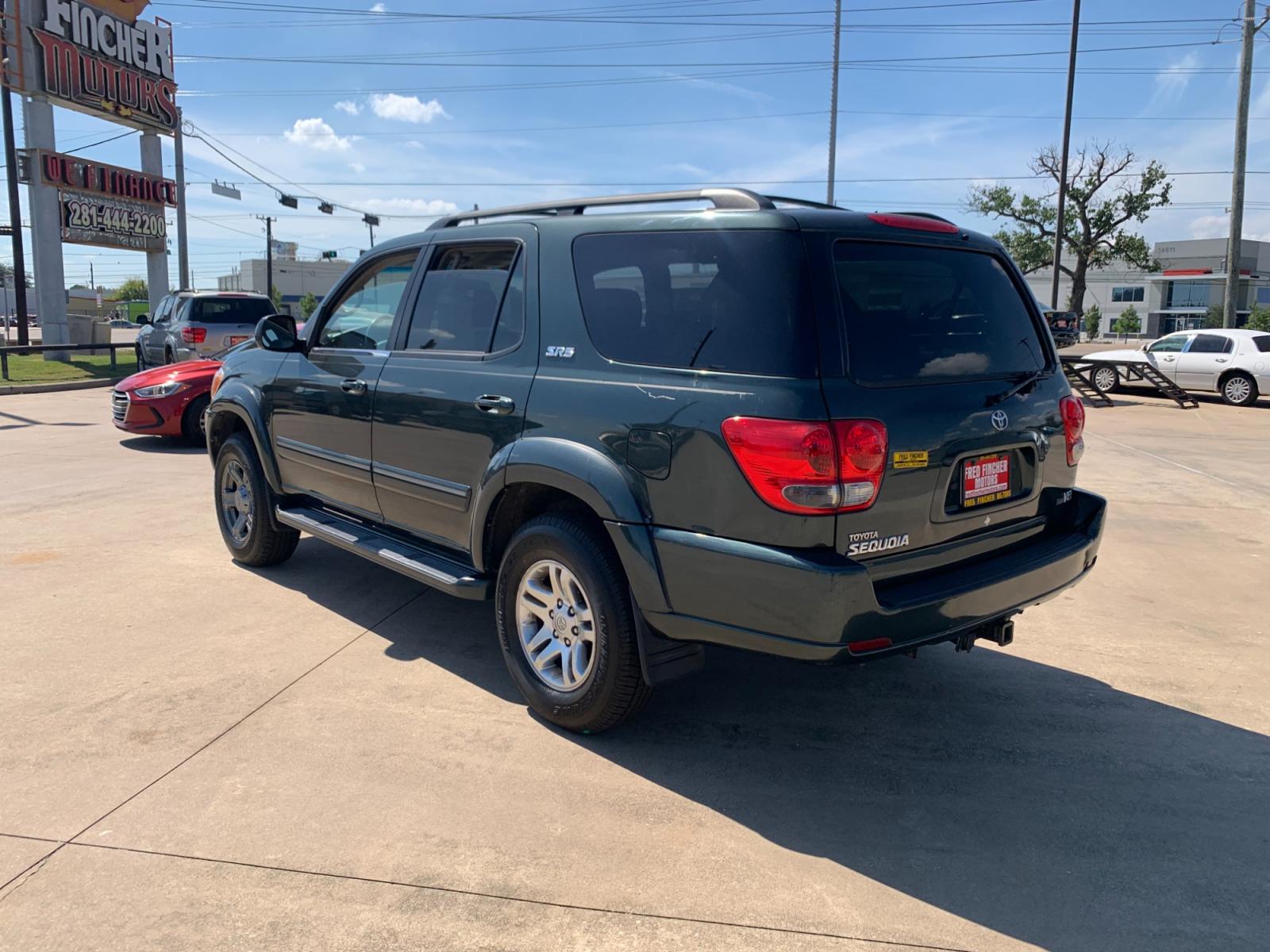2006 GREEN Toyota Sequoia SR5 2WD (5TDZT34A76S) with an 4.7L V8 DOHC 32V engine, 5-Speed Automatic Overdrive transmission, located at 14700 Tomball Parkway 249, Houston, TX, 77086, (281) 444-2200, 29.928619, -95.504074 - Photo #4