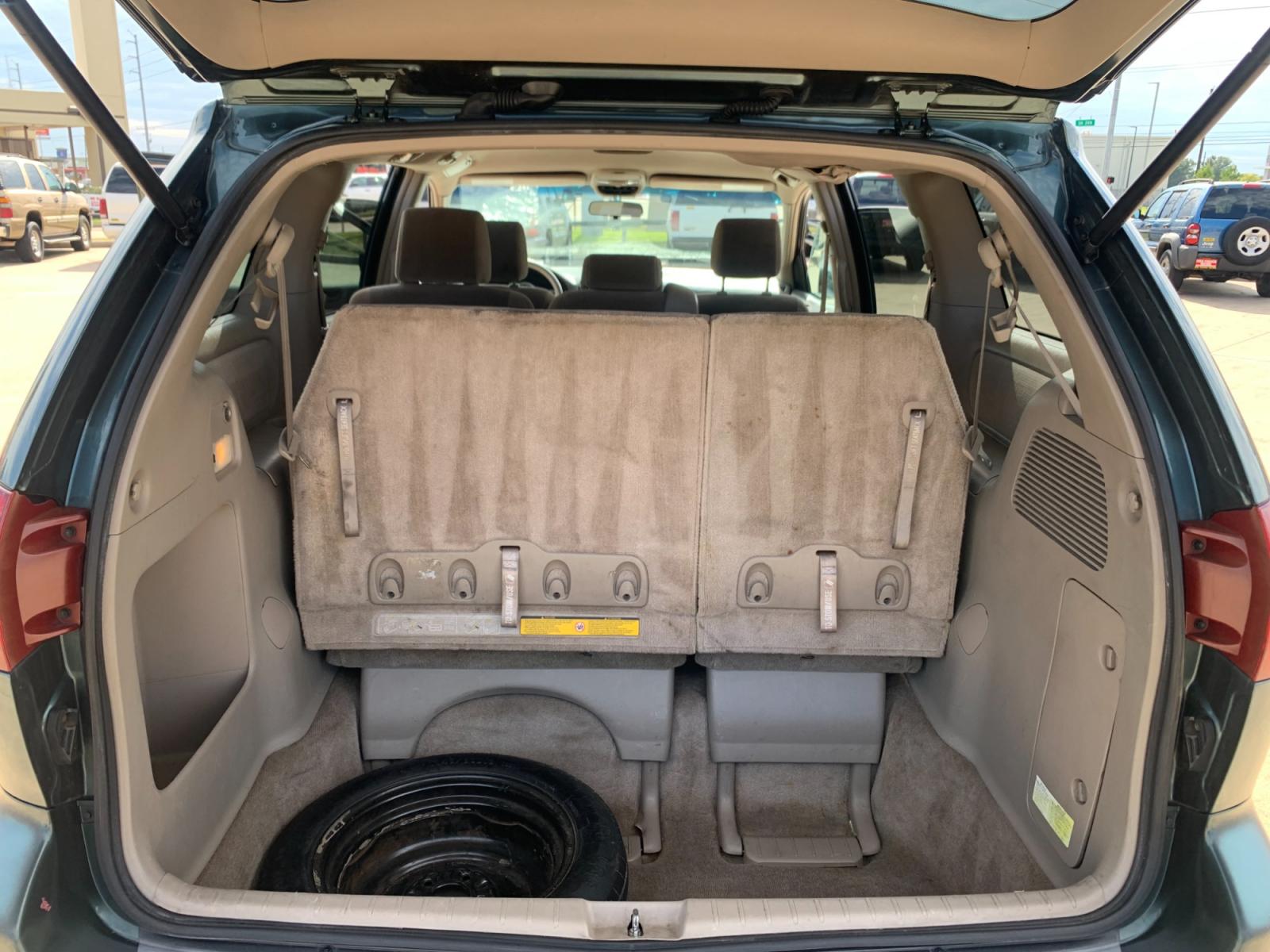 2005 GREEN Toyota Sienna LE - 7 Passenger Seating (5TDZA23C45S) with an 3.3L V6 DOHC 24V engine, 5-Speed Automatic Overdrive transmission, located at 14700 Tomball Parkway 249, Houston, TX, 77086, (281) 444-2200, 29.928619, -95.504074 - Photo #14