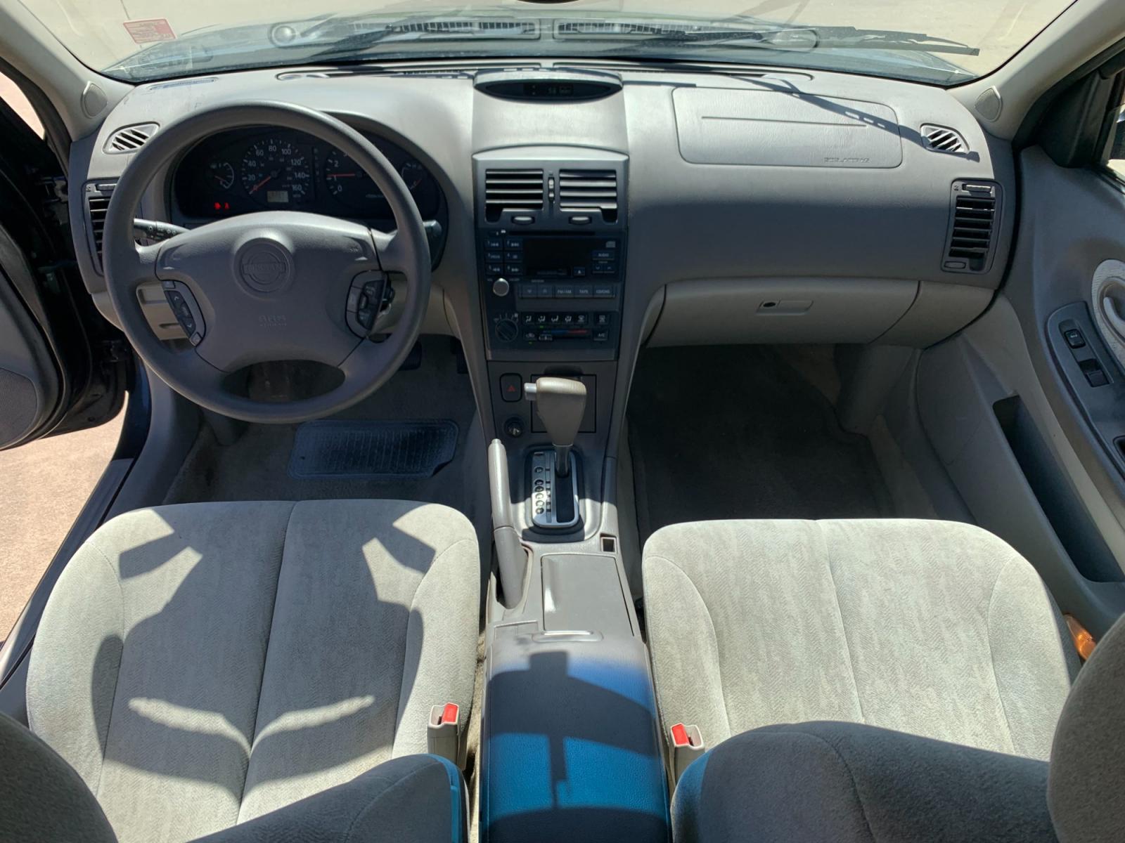 2001 GRAY Nissan Maxima GLE (JN1CA31D41T) with an 3.0L V6 DOHC 24V engine, 4-Speed Automatic Overdrive transmission, located at 14700 Tomball Parkway 249, Houston, TX, 77086, (281) 444-2200, 29.928619, -95.504074 - Photo #10