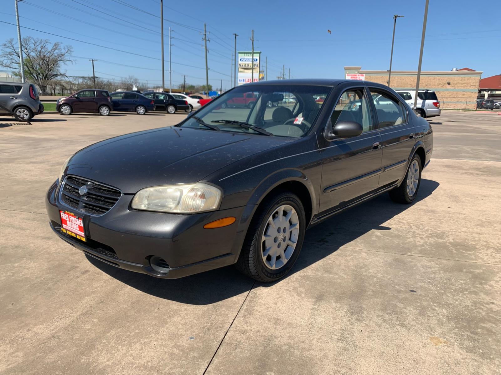 2001 GRAY Nissan Maxima GLE (JN1CA31D41T) with an 3.0L V6 DOHC 24V engine, 4-Speed Automatic Overdrive transmission, located at 14700 Tomball Parkway 249, Houston, TX, 77086, (281) 444-2200, 29.928619, -95.504074 - Photo #2