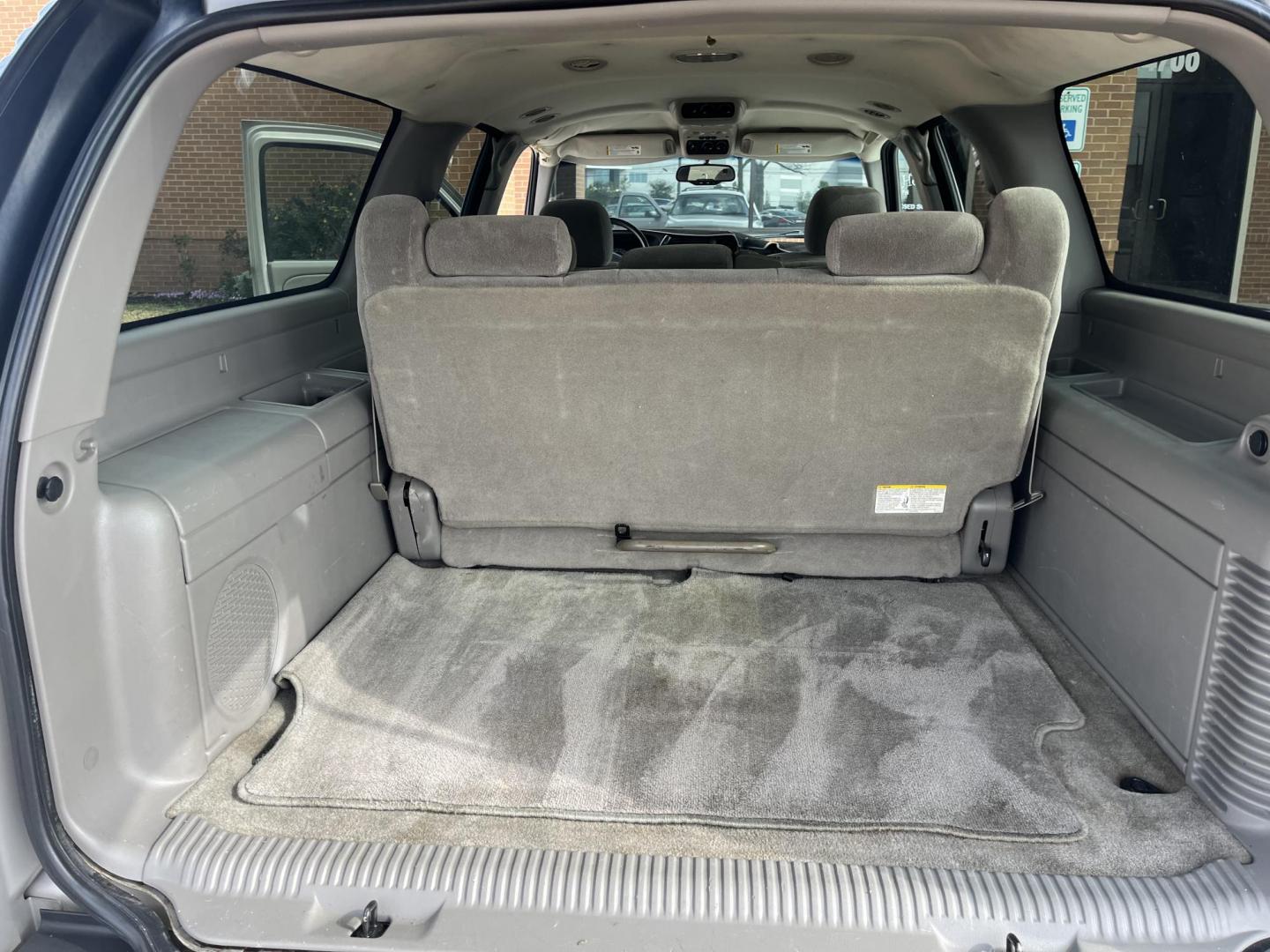 2004 SILVER /gray Chevrolet Suburban 1500 2WD (3GNEC16Z04G) with an 5.3L V8 OHV 16V FFV engine, 4-Speed Automatic Overdrive transmission, located at 14700 Tomball Parkway 249, Houston, TX, 77086, (281) 444-2200, 29.928619, -95.504074 - Photo#14