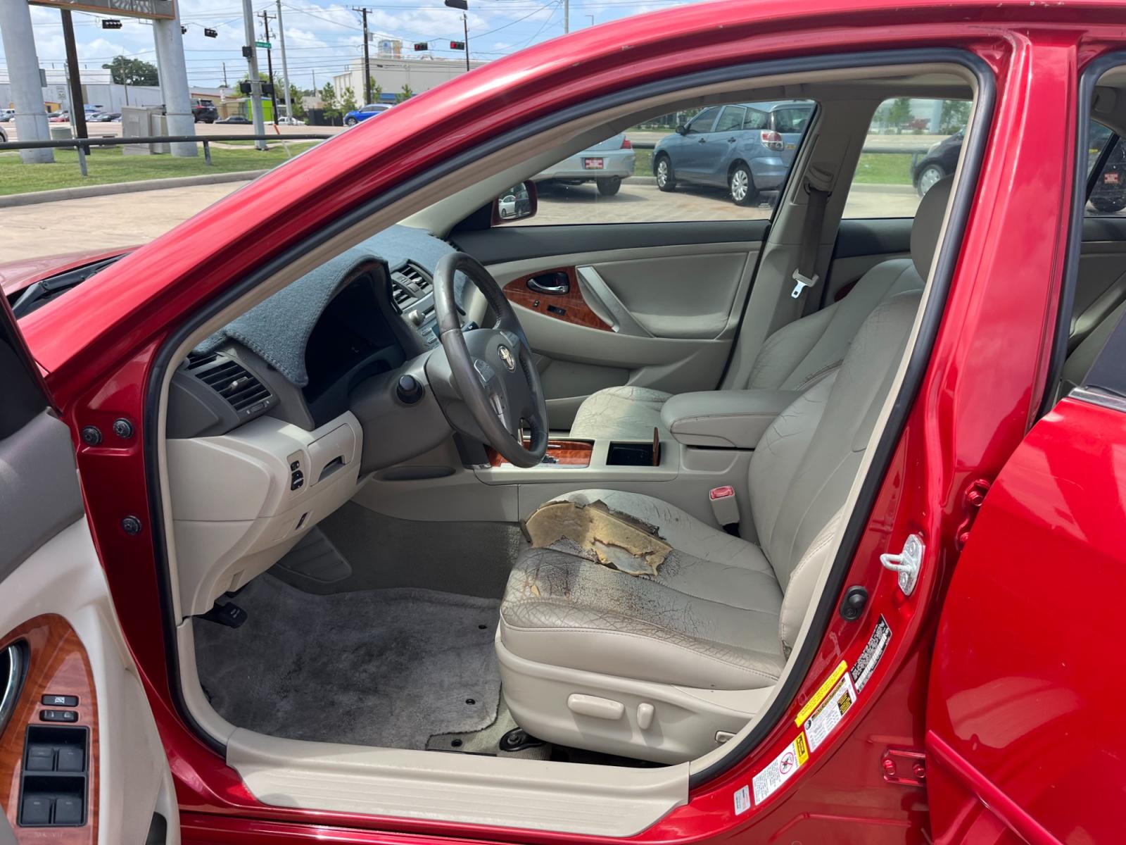 2010 red /TAN Toyota Camry LE V6 6-Spd AT (4T1BK3EK7AU) with an 3.5L V6 DOHC 24V engine, 6-Speed Automatic transmission, located at 14700 Tomball Parkway 249, Houston, TX, 77086, (281) 444-2200, 29.928619, -95.504074 - Photo #8