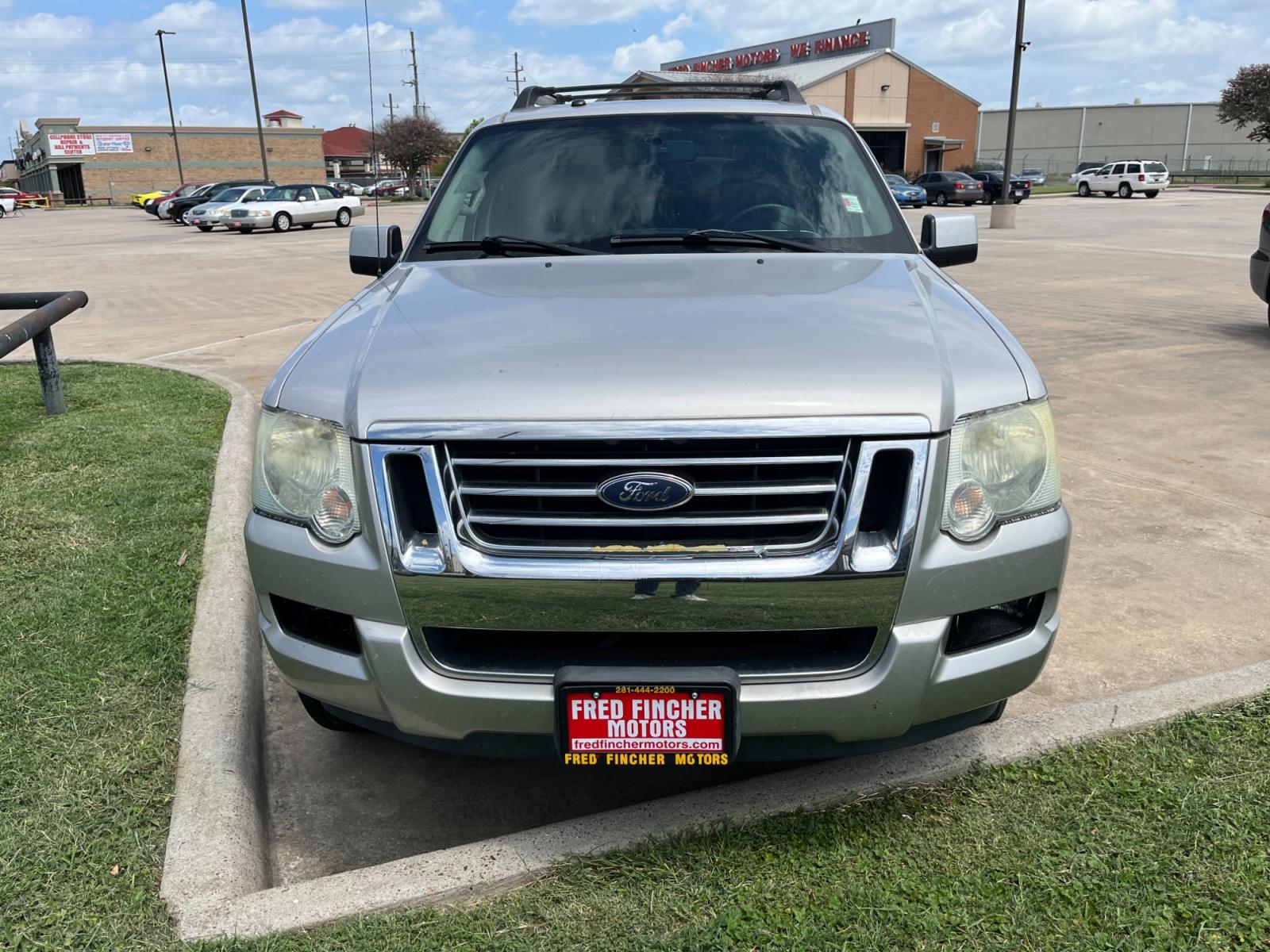 2007 SILVER /black Ford Explorer Sport Trac Limited 4.0L 2WD (1FMEU33K27U) with an 4.0L V6 SOHC 12V FFV engine, 5-Speed Automatic transmission, located at 14700 Tomball Parkway 249, Houston, TX, 77086, (281) 444-2200, 29.928619, -95.504074 - Photo #1