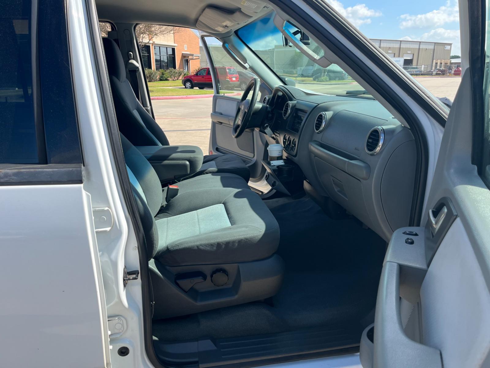 2004 white /gray Ford Expedition XLS 4.6L 2WD (1FMRU13W34L) with an 4.6L V8 SOHC 16V engine, 4-Speed Automatic Overdrive transmission, located at 14700 Tomball Parkway 249, Houston, TX, 77086, (281) 444-2200, 29.928619, -95.504074 - Photo #11