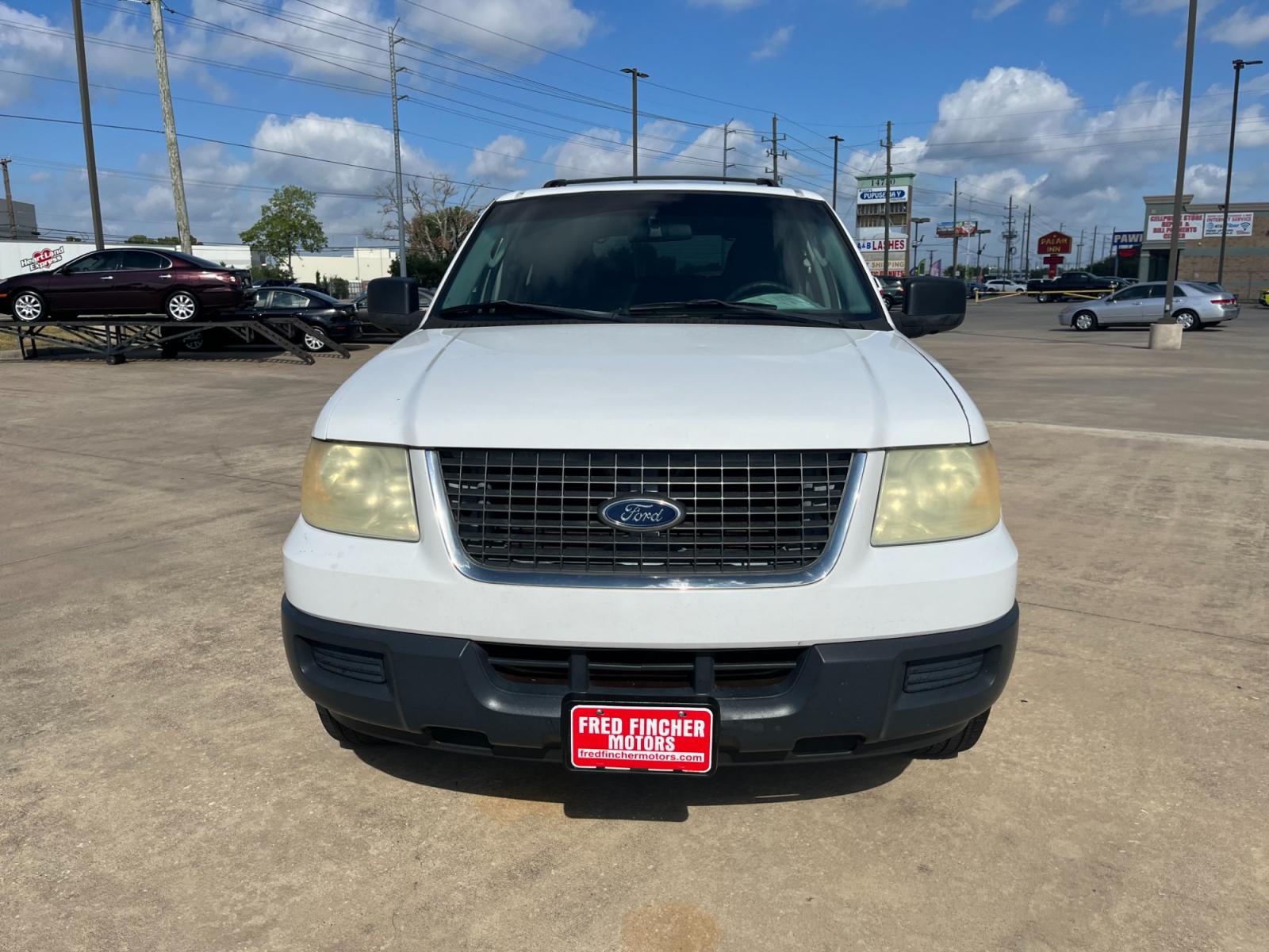 2004 white /gray Ford Expedition XLS 4.6L 2WD (1FMRU13W34L) with an 4.6L V8 SOHC 16V engine, 4-Speed Automatic Overdrive transmission, located at 14700 Tomball Parkway 249, Houston, TX, 77086, (281) 444-2200, 29.928619, -95.504074 - Photo #1