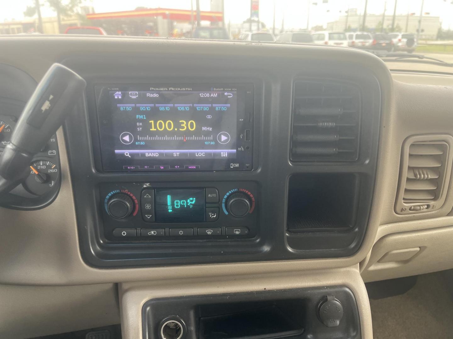 2003 GOLD /TAN Chevrolet Tahoe 2WD (1GNEC13Z13R) with an 5.3L V8 OHV 16V FFV engine, 4-Speed Automatic Overdrive transmission, located at 14700 Tomball Parkway 249, Houston, TX, 77086, (281) 444-2200, 29.928619, -95.504074 - Photo#14