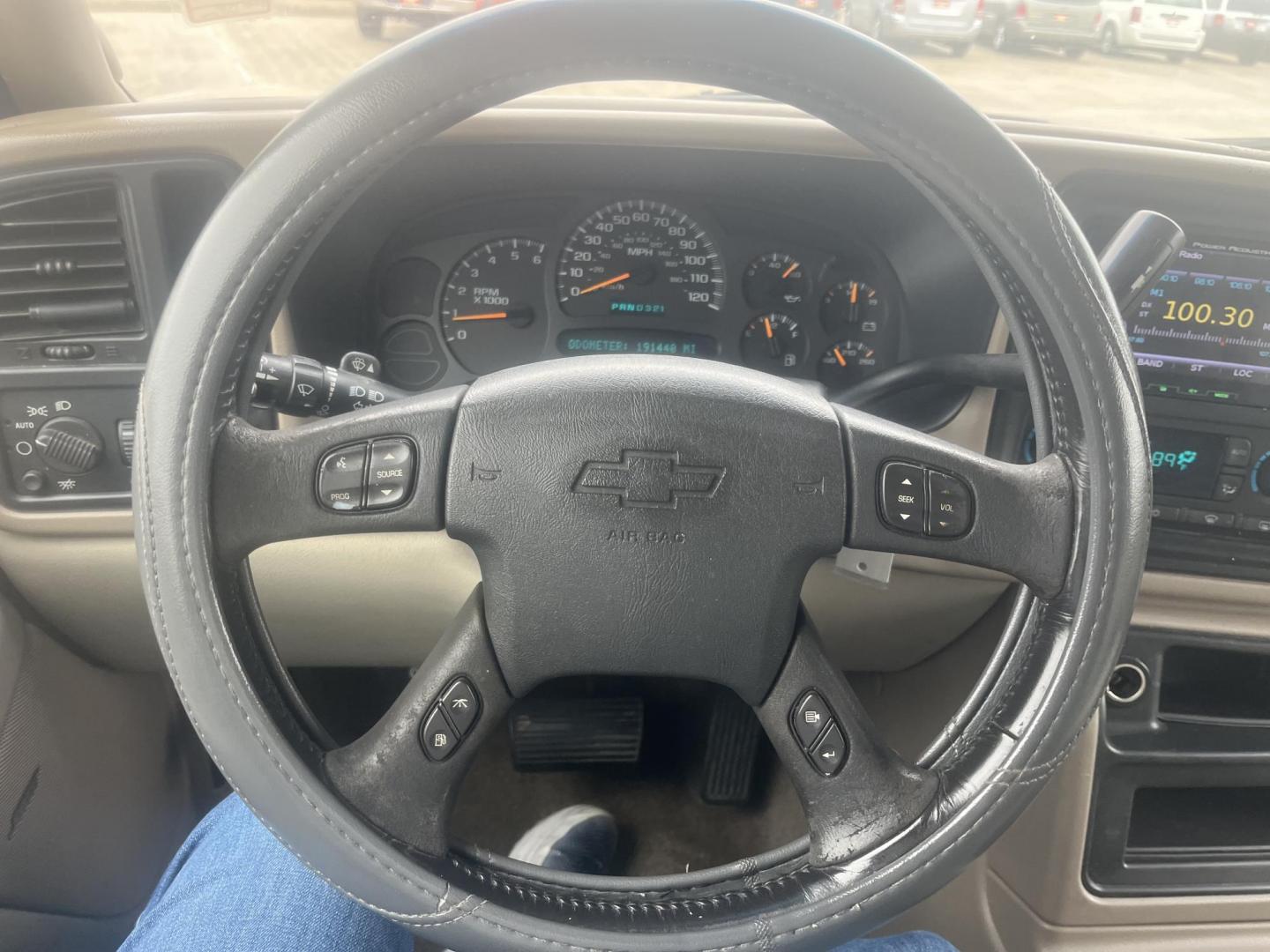 2003 GOLD /TAN Chevrolet Tahoe 2WD (1GNEC13Z13R) with an 5.3L V8 OHV 16V FFV engine, 4-Speed Automatic Overdrive transmission, located at 14700 Tomball Parkway 249, Houston, TX, 77086, (281) 444-2200, 29.928619, -95.504074 - Photo#15