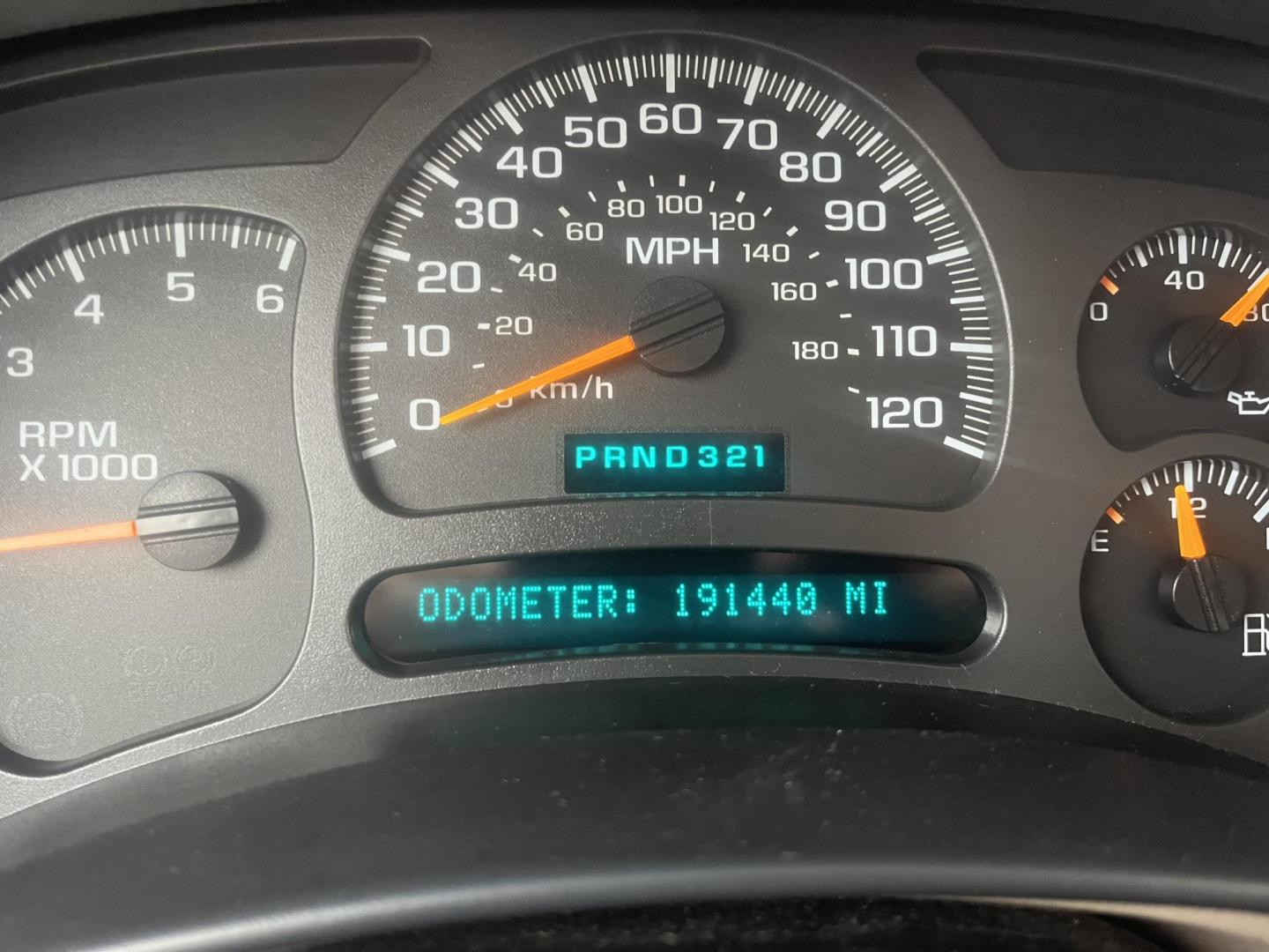 2003 GOLD /TAN Chevrolet Tahoe 2WD (1GNEC13Z13R) with an 5.3L V8 OHV 16V FFV engine, 4-Speed Automatic Overdrive transmission, located at 14700 Tomball Parkway 249, Houston, TX, 77086, (281) 444-2200, 29.928619, -95.504074 - Photo#16