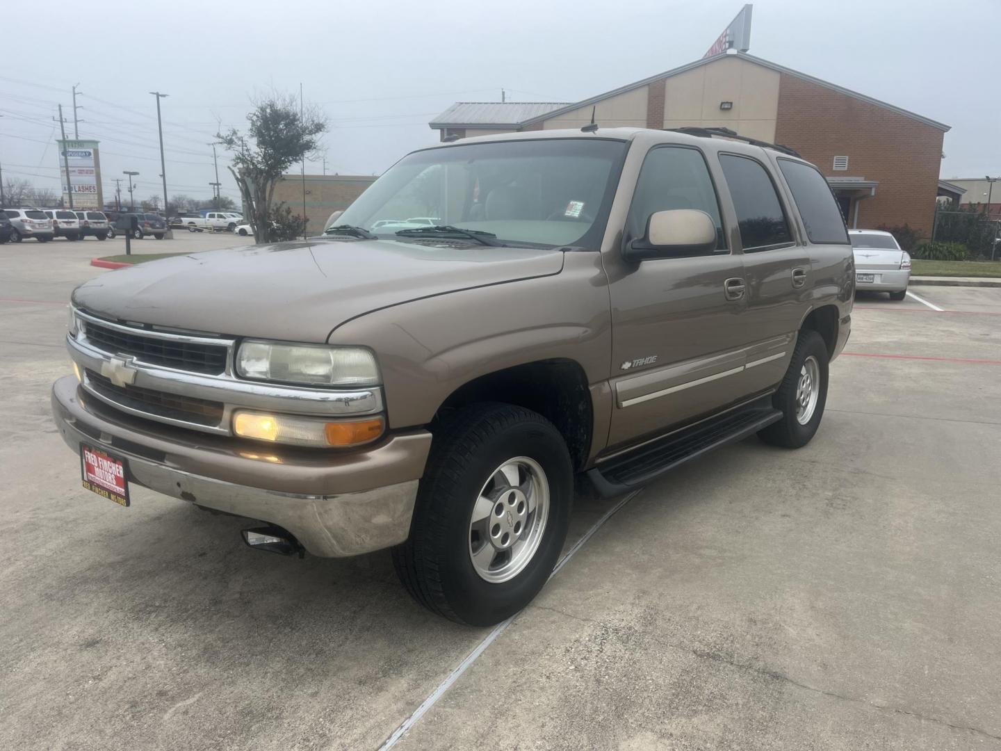 2003 GOLD /TAN Chevrolet Tahoe 2WD (1GNEC13Z13R) with an 5.3L V8 OHV 16V FFV engine, 4-Speed Automatic Overdrive transmission, located at 14700 Tomball Parkway 249, Houston, TX, 77086, (281) 444-2200, 29.928619, -95.504074 - Photo#3