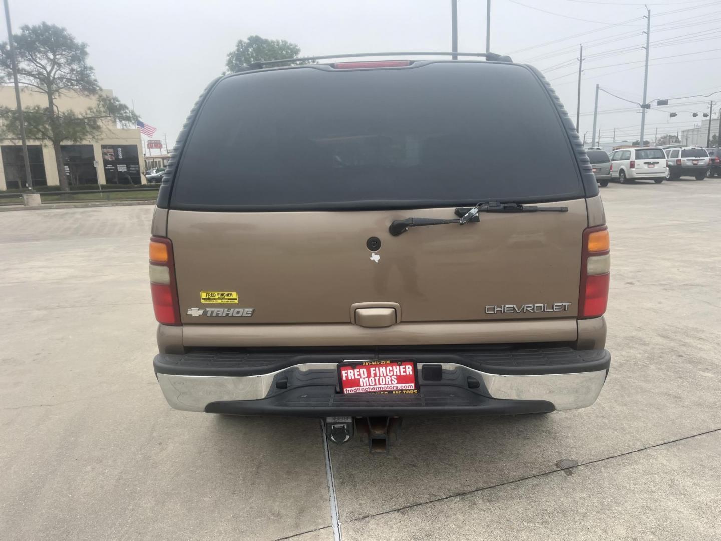 2003 GOLD /TAN Chevrolet Tahoe 2WD (1GNEC13Z13R) with an 5.3L V8 OHV 16V FFV engine, 4-Speed Automatic Overdrive transmission, located at 14700 Tomball Parkway 249, Houston, TX, 77086, (281) 444-2200, 29.928619, -95.504074 - Photo#5