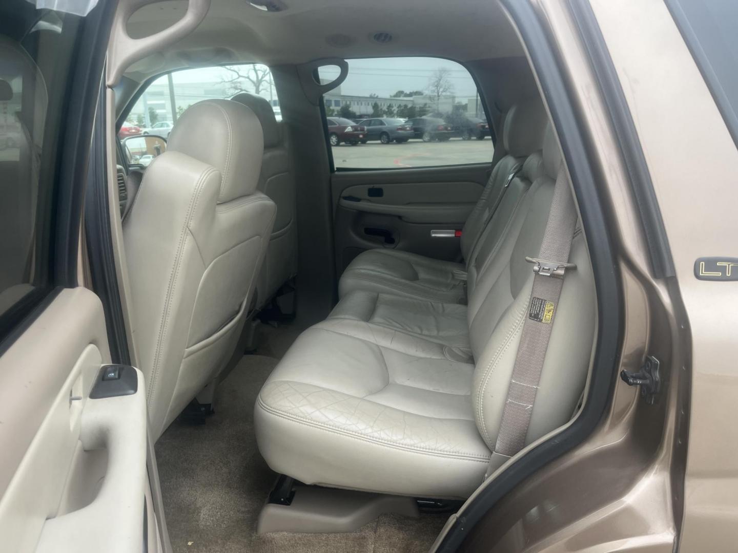 2003 GOLD /TAN Chevrolet Tahoe 2WD (1GNEC13Z13R) with an 5.3L V8 OHV 16V FFV engine, 4-Speed Automatic Overdrive transmission, located at 14700 Tomball Parkway 249, Houston, TX, 77086, (281) 444-2200, 29.928619, -95.504074 - Photo#9