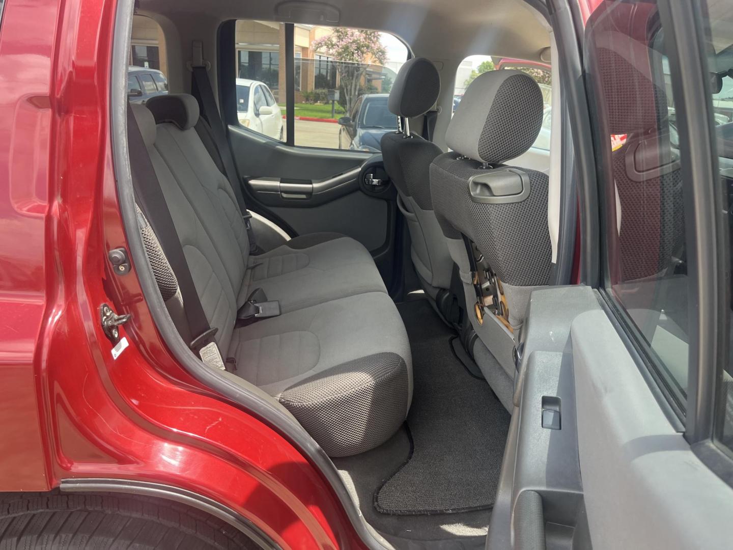 2007 red /black Nissan Xterra S 2WD (5N1AN08U07C) with an 4.0L V6 DOHC 24V engine, Automatic transmission, located at 14700 Tomball Parkway 249, Houston, TX, 77086, (281) 444-2200, 29.928619, -95.504074 - Photo#11