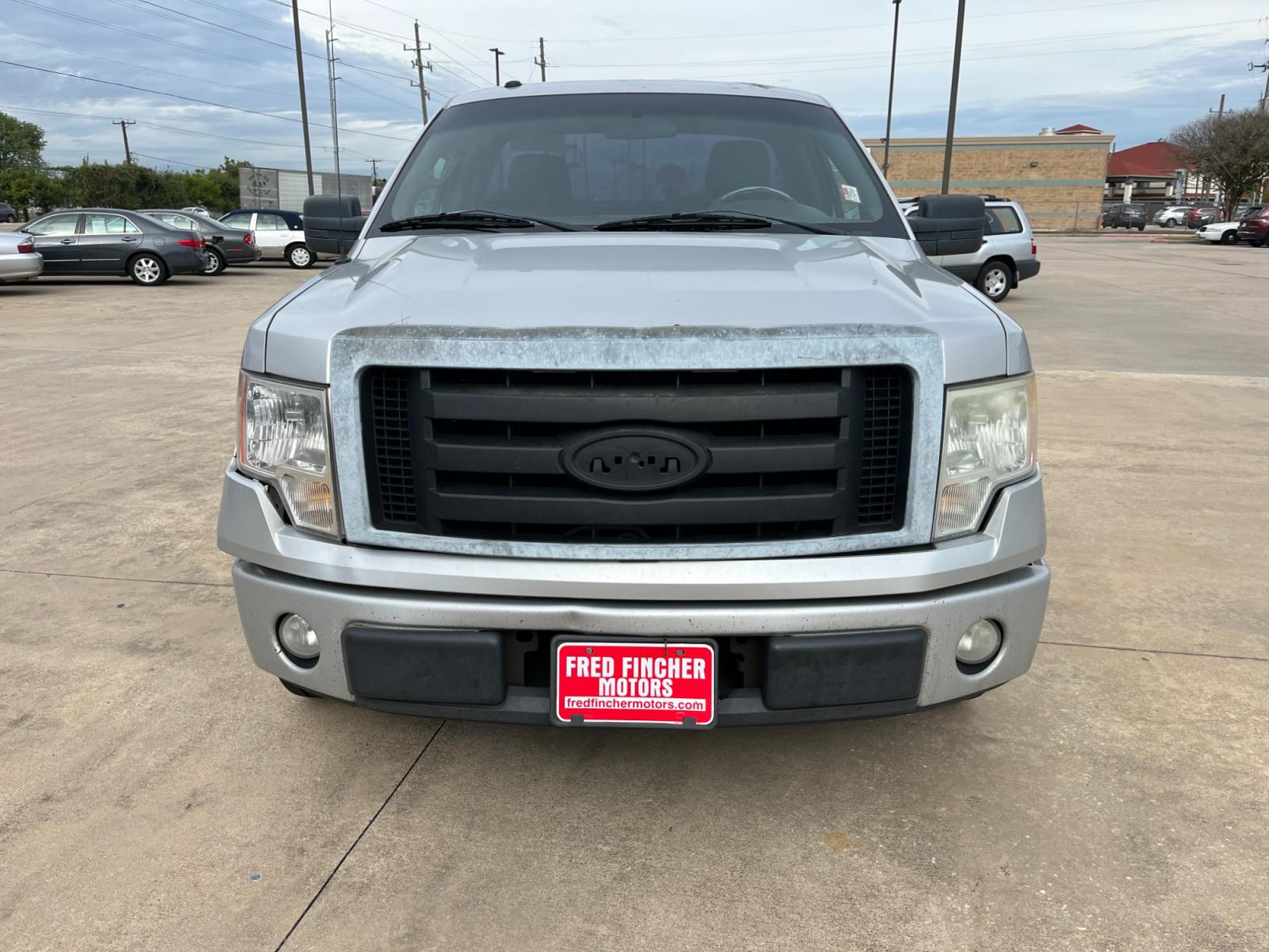 2009 SILVER /black Ford F-150 STX Flareside 2WD (1FTRF02W49K) with an 4.6L V8 SOHC 16V engine, Automatic transmission, located at 14700 Tomball Parkway 249, Houston, TX, 77086, (281) 444-2200, 29.928619, -95.504074 - Photo #1