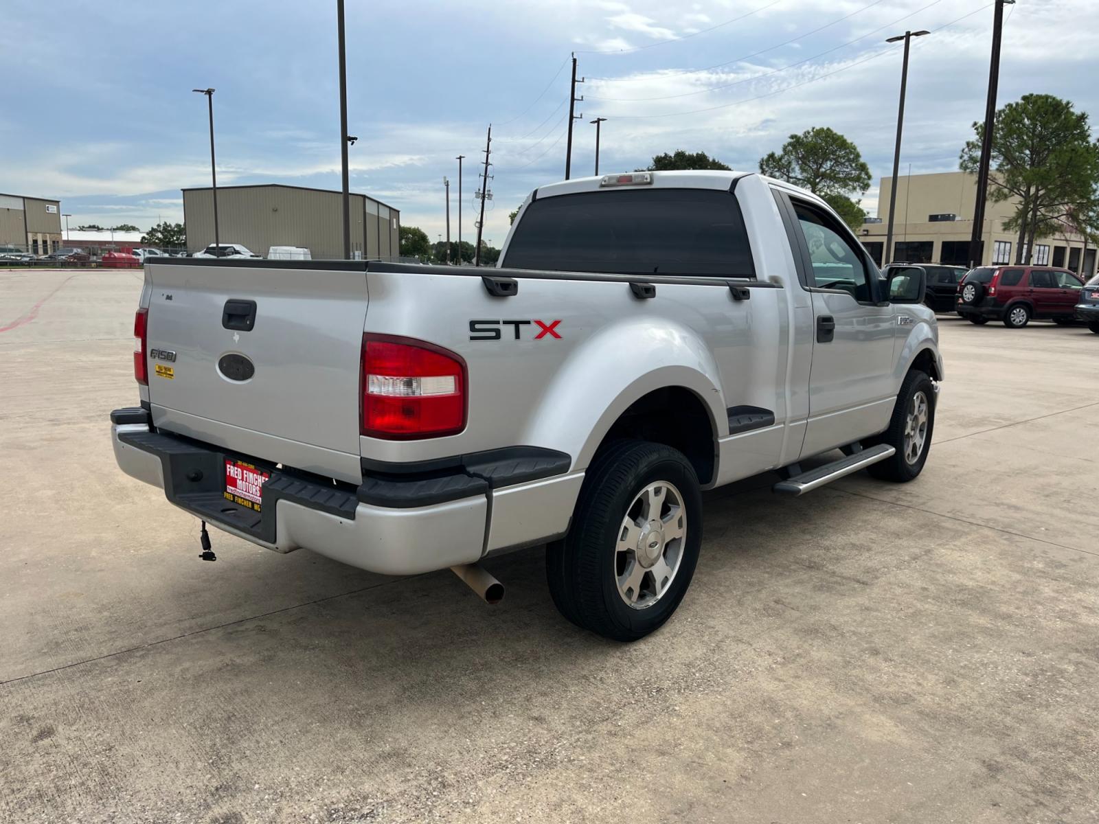 2009 SILVER /black Ford F-150 STX Flareside 2WD (1FTRF02W49K) with an 4.6L V8 SOHC 16V engine, Automatic transmission, located at 14700 Tomball Parkway 249, Houston, TX, 77086, (281) 444-2200, 29.928619, -95.504074 - Photo #6