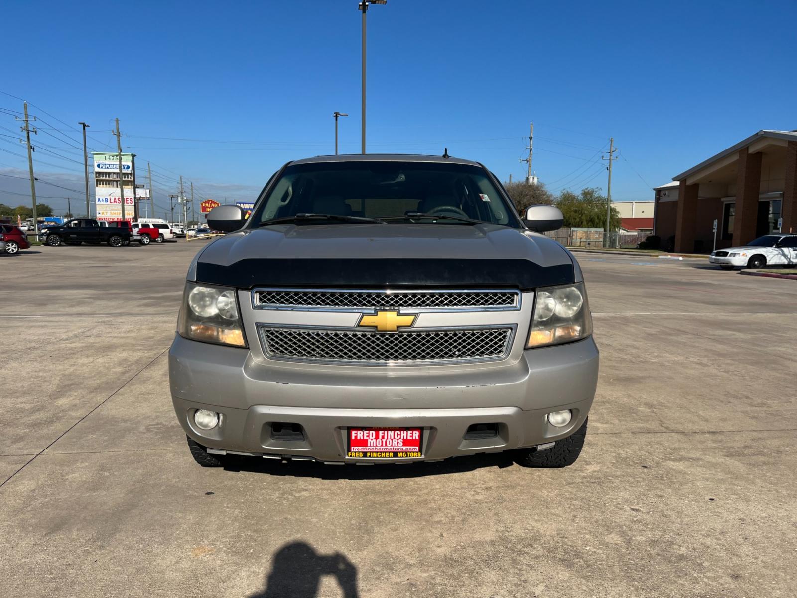 2007 SILVER /gray Chevrolet Suburban LS 1500 2WD (3GNFC16007G) with an 5.3L V8 OHV 16V FFV engine, 4-Speed Automatic Overdrive transmission, located at 14700 Tomball Parkway 249, Houston, TX, 77086, (281) 444-2200, 29.928619, -95.504074 - Photo #1