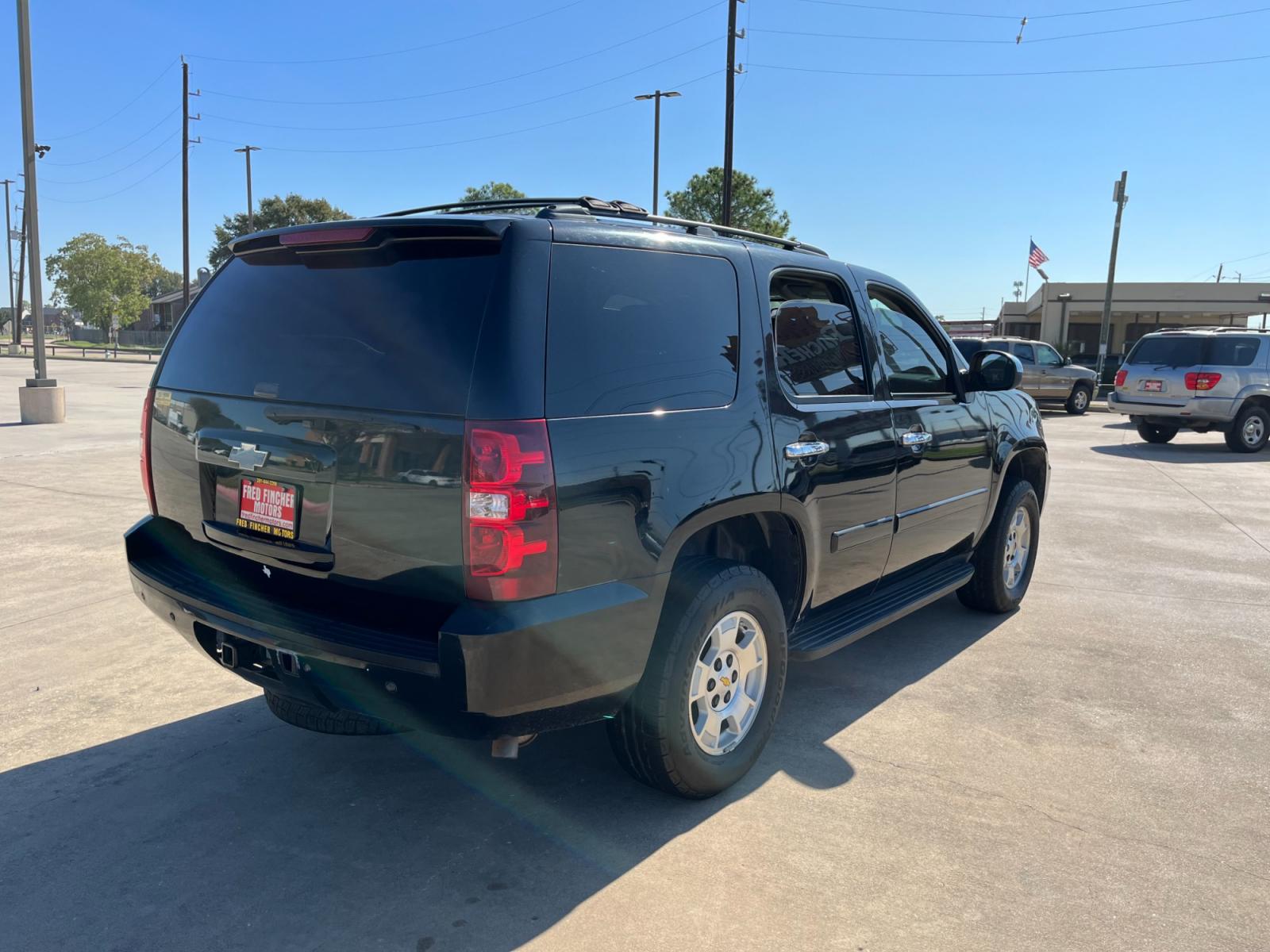 2009 Black /black Chevrolet Tahoe LT1 2WD (1GNFC23099R) with an 5.3L V8 OHV 16V FFV engine, 6-Speed Automatic transmission, located at 14700 Tomball Parkway 249, Houston, TX, 77086, (281) 444-2200, 29.928619, -95.504074 - Photo #6