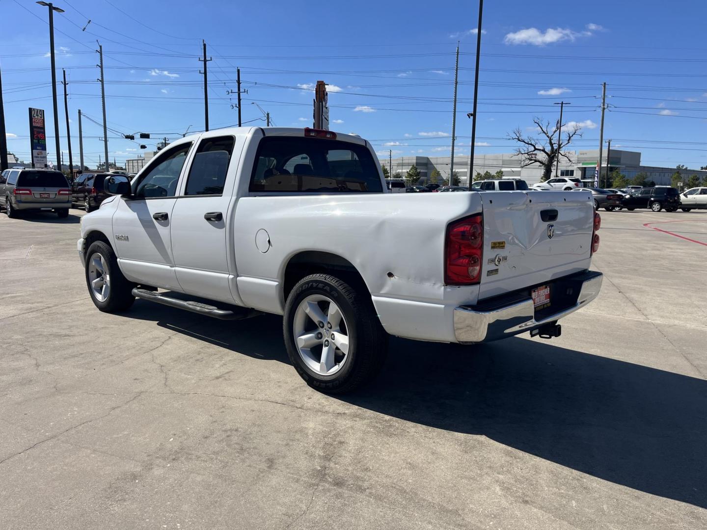 2008 white /black Dodge Ram 1500 (1D7HA18N08S) , Automatic transmission, located at 14700 Tomball Parkway 249, Houston, TX, 77086, (281) 444-2200, 29.928619, -95.504074 - Photo#4