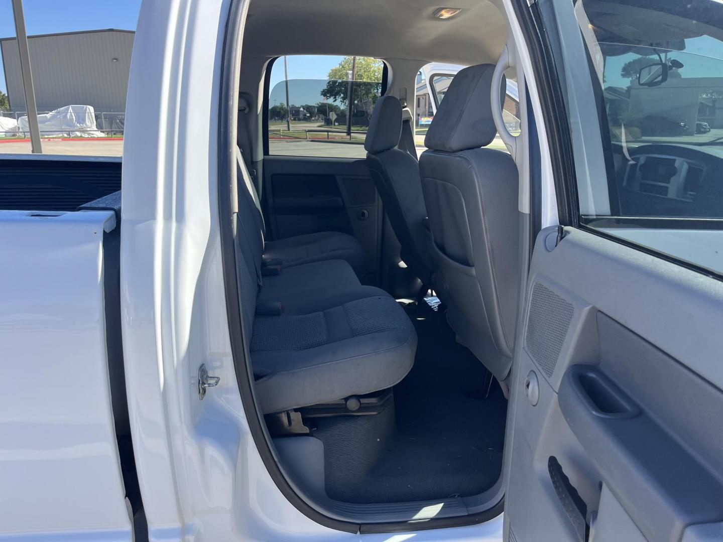2008 white /black Dodge Ram 1500 (1D7HA18N08S) , Automatic transmission, located at 14700 Tomball Parkway 249, Houston, TX, 77086, (281) 444-2200, 29.928619, -95.504074 - Photo#12
