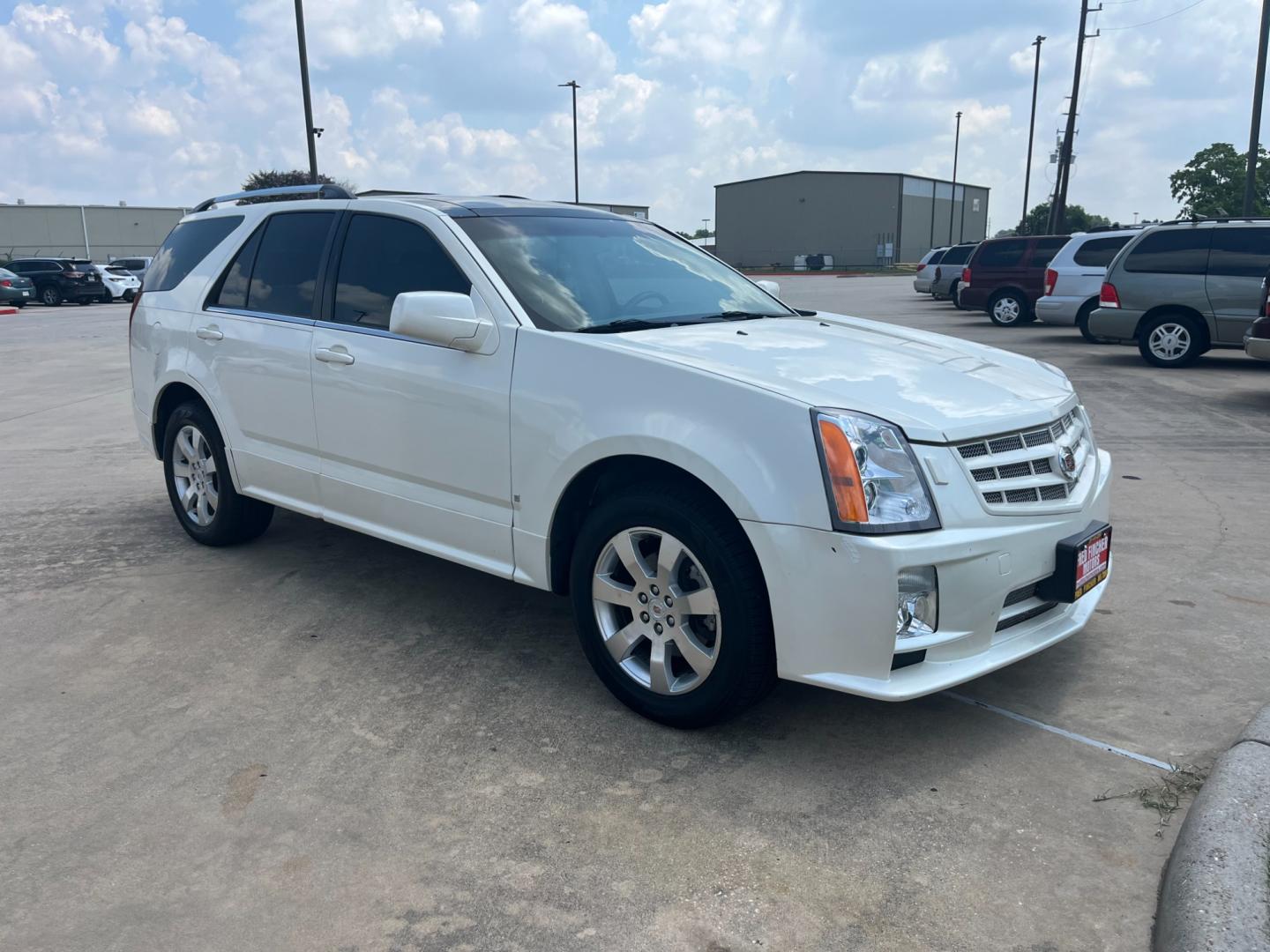 2008 white /TAN Cadillac SRX V6 (1GYEE637980) with an 3.6L V6 OHV 24V engine, 5-Speed Automatic Overdrive transmission, located at 14700 Tomball Parkway 249, Houston, TX, 77086, (281) 444-2200, 29.928619, -95.504074 - Photo#0