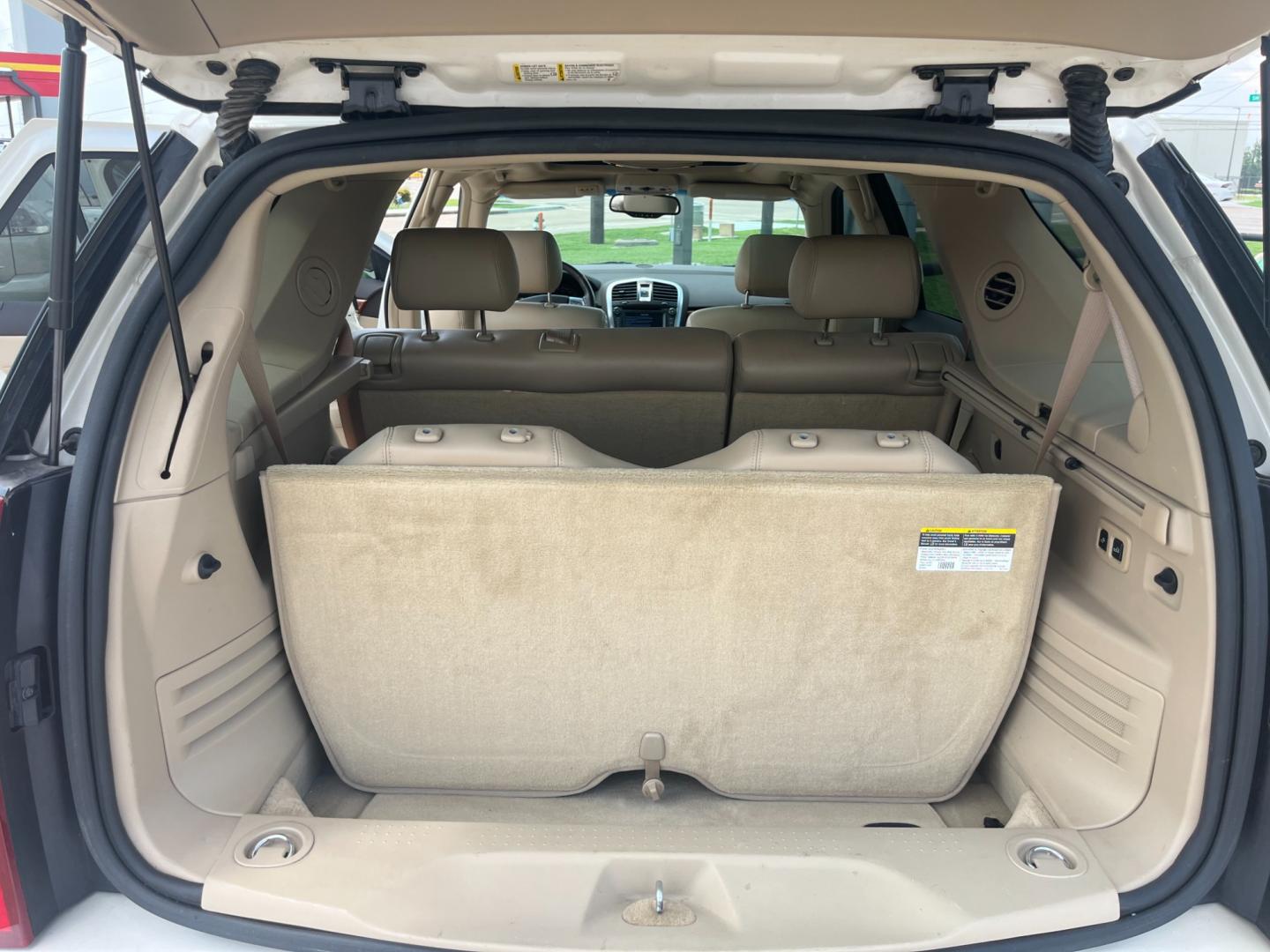 2008 white /TAN Cadillac SRX V6 (1GYEE637980) with an 3.6L V6 OHV 24V engine, 5-Speed Automatic Overdrive transmission, located at 14700 Tomball Parkway 249, Houston, TX, 77086, (281) 444-2200, 29.928619, -95.504074 - Photo#13