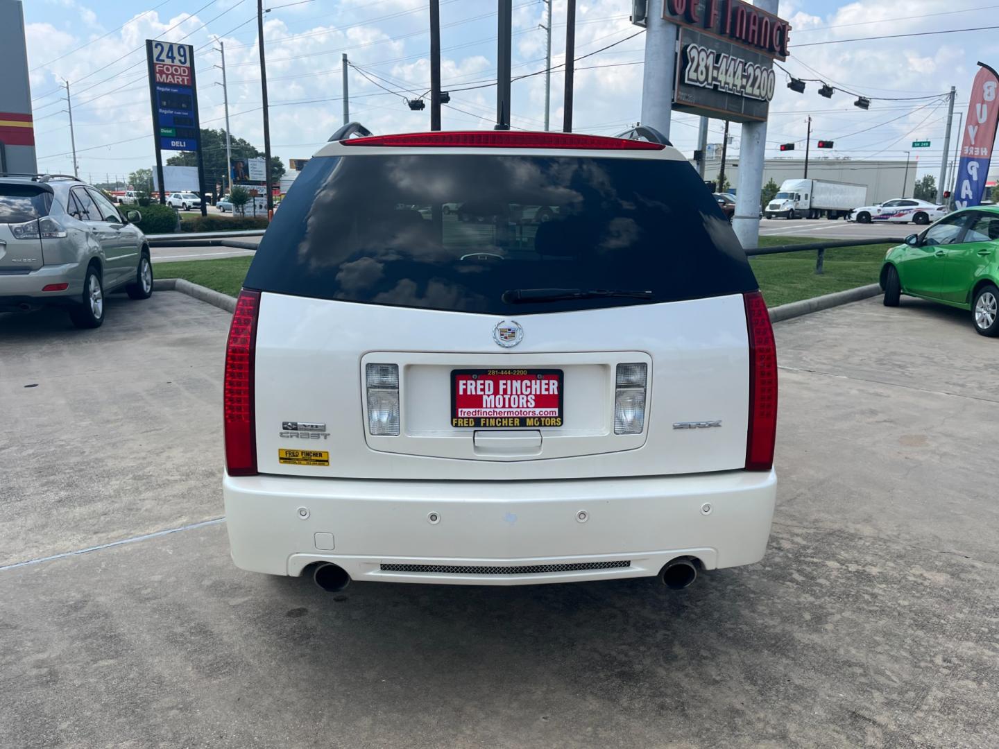 2008 white /TAN Cadillac SRX V6 (1GYEE637980) with an 3.6L V6 OHV 24V engine, 5-Speed Automatic Overdrive transmission, located at 14700 Tomball Parkway 249, Houston, TX, 77086, (281) 444-2200, 29.928619, -95.504074 - Photo#5