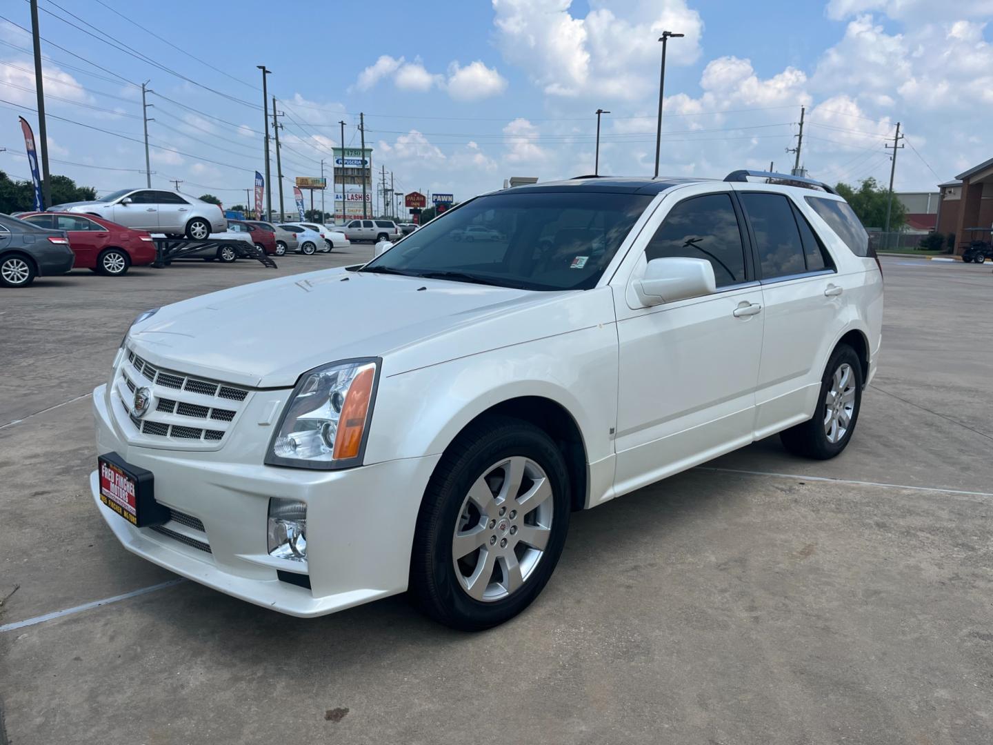 2008 white /TAN Cadillac SRX V6 (1GYEE637980) with an 3.6L V6 OHV 24V engine, 5-Speed Automatic Overdrive transmission, located at 14700 Tomball Parkway 249, Houston, TX, 77086, (281) 444-2200, 29.928619, -95.504074 - Photo#2