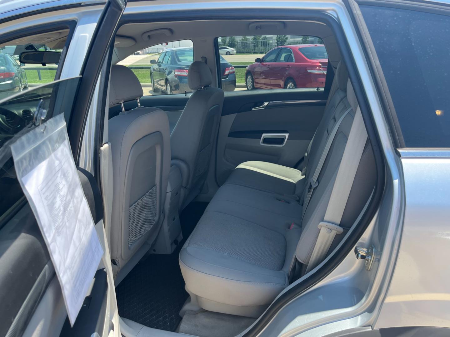 2009 SILVER /gray Saturn VUE AWD V6 XE (3GSDL43N99S) with an 3.5L V6 SOHC 24V engine, 6-Speed Automatic transmission, located at 14700 Tomball Parkway 249, Houston, TX, 77086, (281) 444-2200, 29.928619, -95.504074 - Photo#9