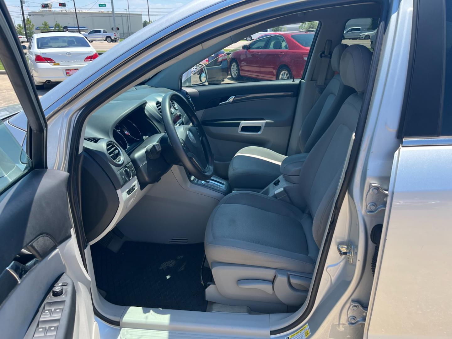 2009 SILVER /gray Saturn VUE AWD V6 XE (3GSDL43N99S) with an 3.5L V6 SOHC 24V engine, 6-Speed Automatic transmission, located at 14700 Tomball Parkway 249, Houston, TX, 77086, (281) 444-2200, 29.928619, -95.504074 - Photo#8