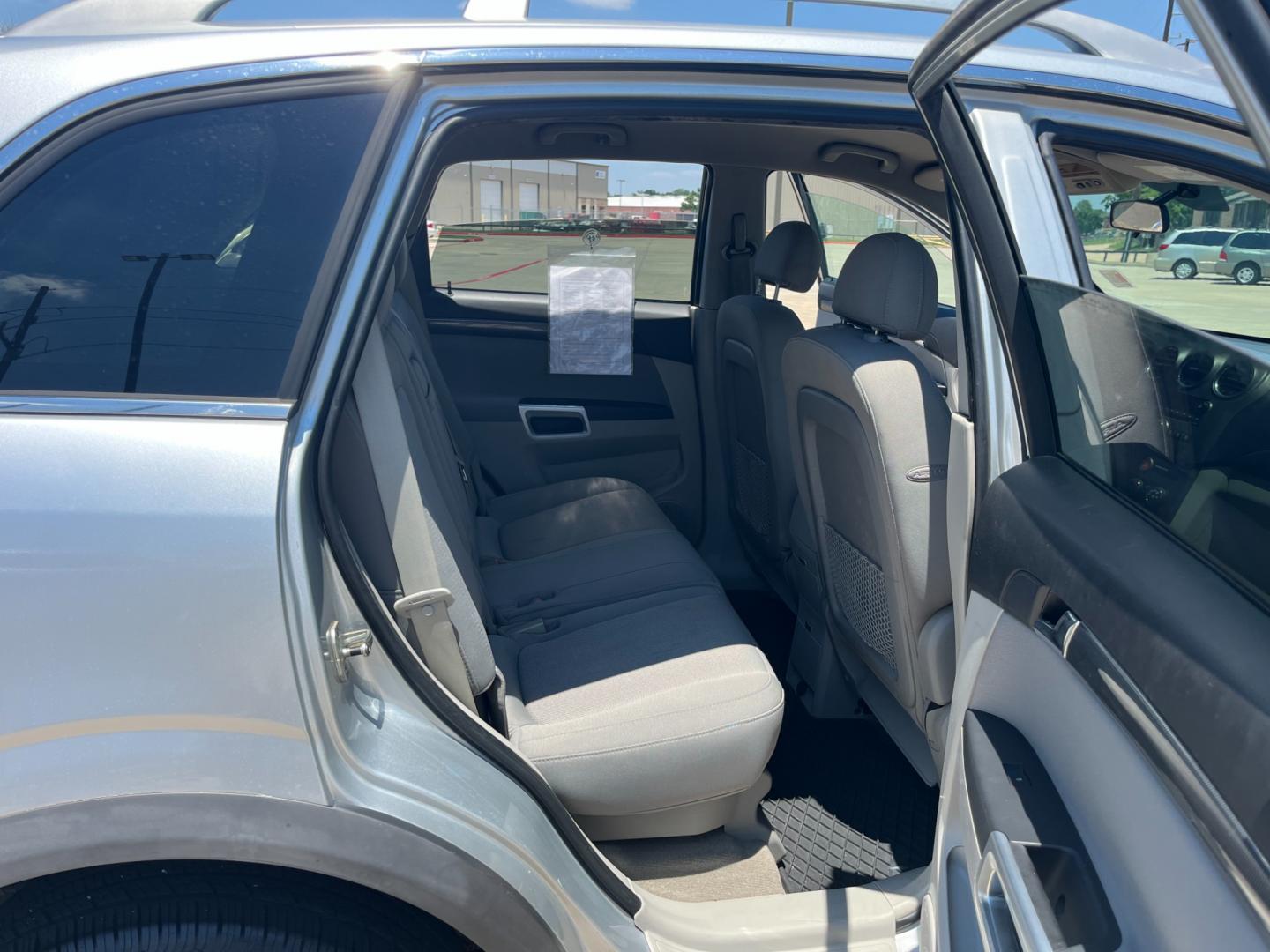 2009 SILVER /gray Saturn VUE AWD V6 XE (3GSDL43N99S) with an 3.5L V6 SOHC 24V engine, 6-Speed Automatic transmission, located at 14700 Tomball Parkway 249, Houston, TX, 77086, (281) 444-2200, 29.928619, -95.504074 - Photo#12
