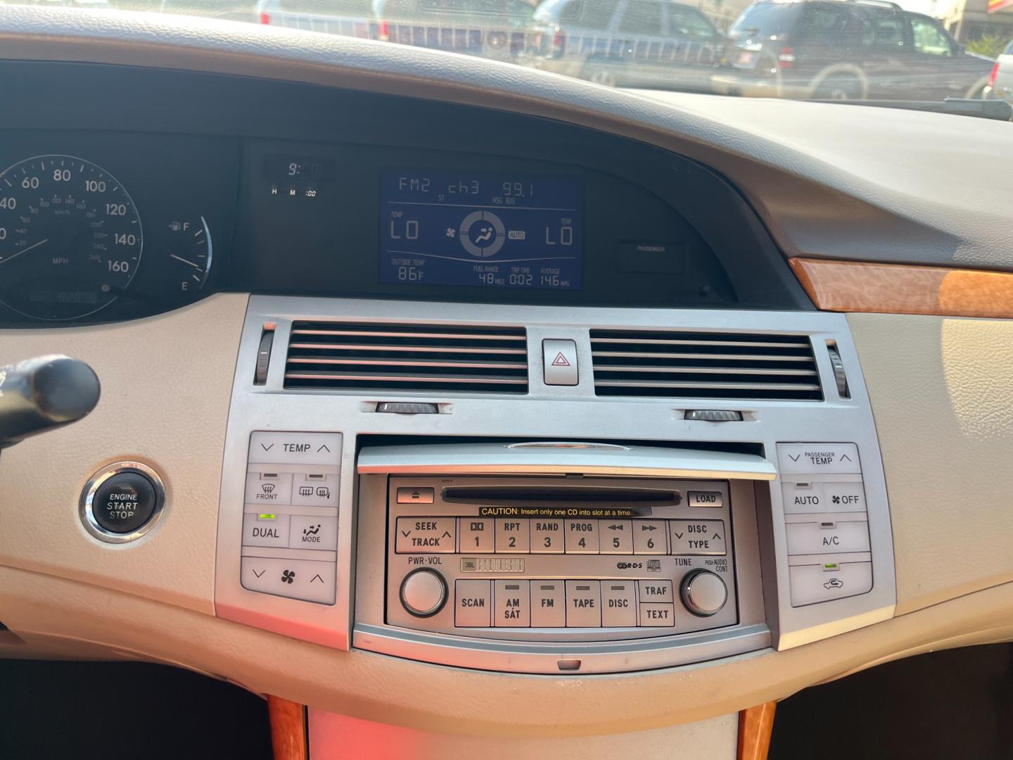 2005 white /TAN Toyota Avalon Limited (4T1BK36B65U) with an 3.5L V6 DOHC 24V engine, 5-Speed Automatic Overdrive transmission, located at 14700 Tomball Parkway 249, Houston, TX, 77086, (281) 444-2200, 29.928619, -95.504074 - Photo#14