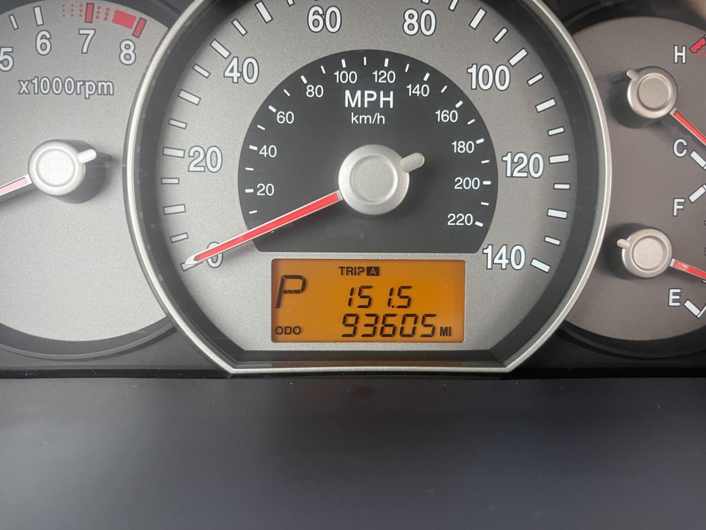 2007 GOLD /TAN Kia Rondo EX V6 (KNAFG526777) with an 2.7L V6 DOHC 24V engine, 4-Speed Automatic Overdrive transmission, located at 14700 Tomball Parkway 249, Houston, TX, 77086, (281) 444-2200, 29.928619, -95.504074 - Photo#17