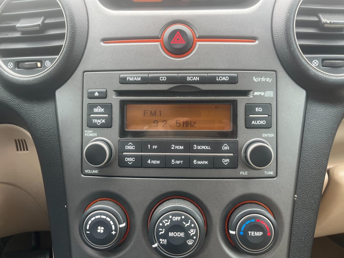 2007 GOLD /TAN Kia Rondo EX V6 (KNAFG526777) with an 2.7L V6 DOHC 24V engine, 4-Speed Automatic Overdrive transmission, located at 14700 Tomball Parkway 249, Houston, TX, 77086, (281) 444-2200, 29.928619, -95.504074 - Photo#15