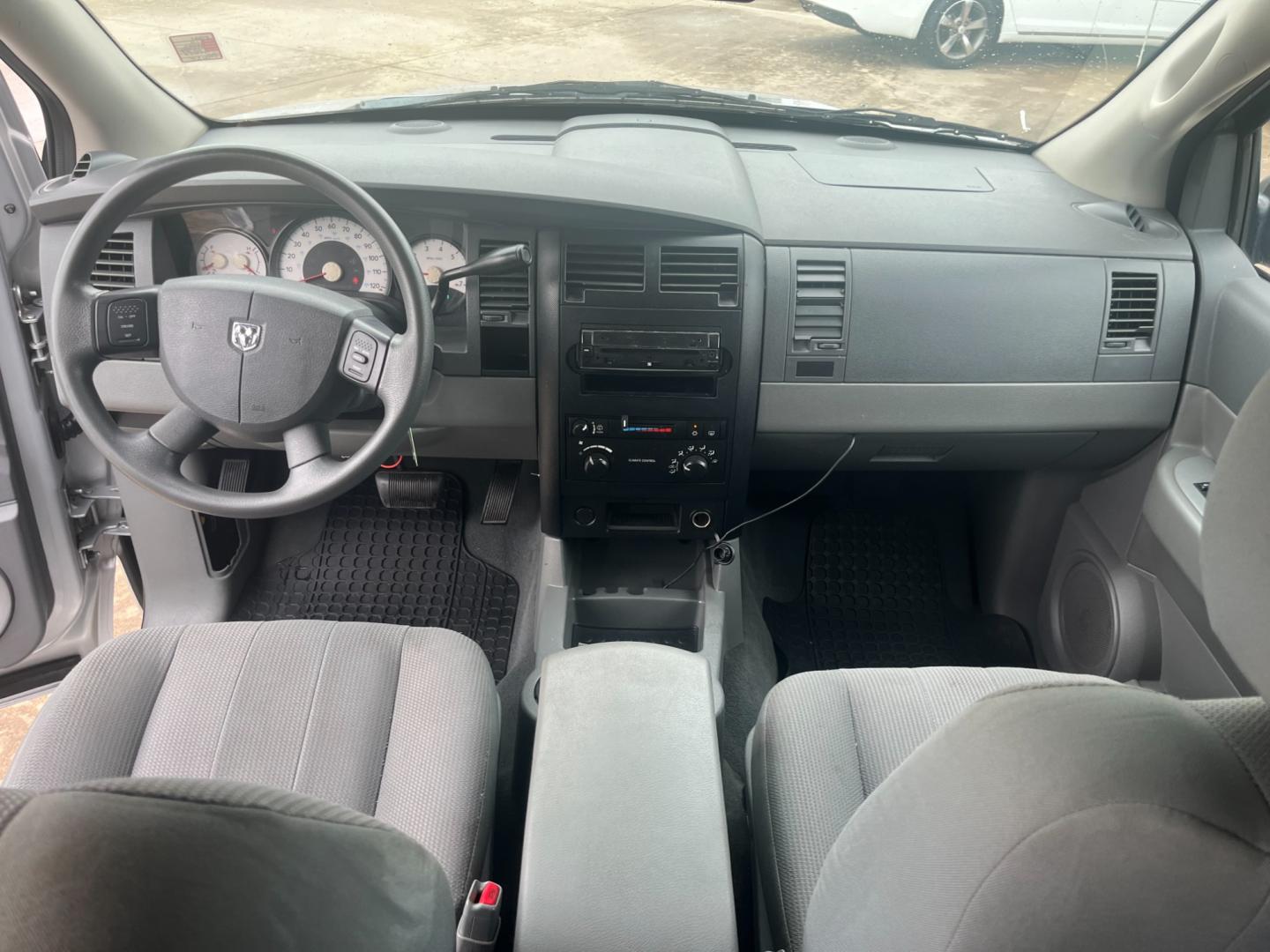 2004 silver /gray Dodge Durango ST 2WD (1D4HD38N64F) with an 4.7L V8 SOHC 16V engine, Automatic transmission, located at 14700 Tomball Parkway 249, Houston, TX, 77086, (281) 444-2200, 29.928619, -95.504074 - Photo#10