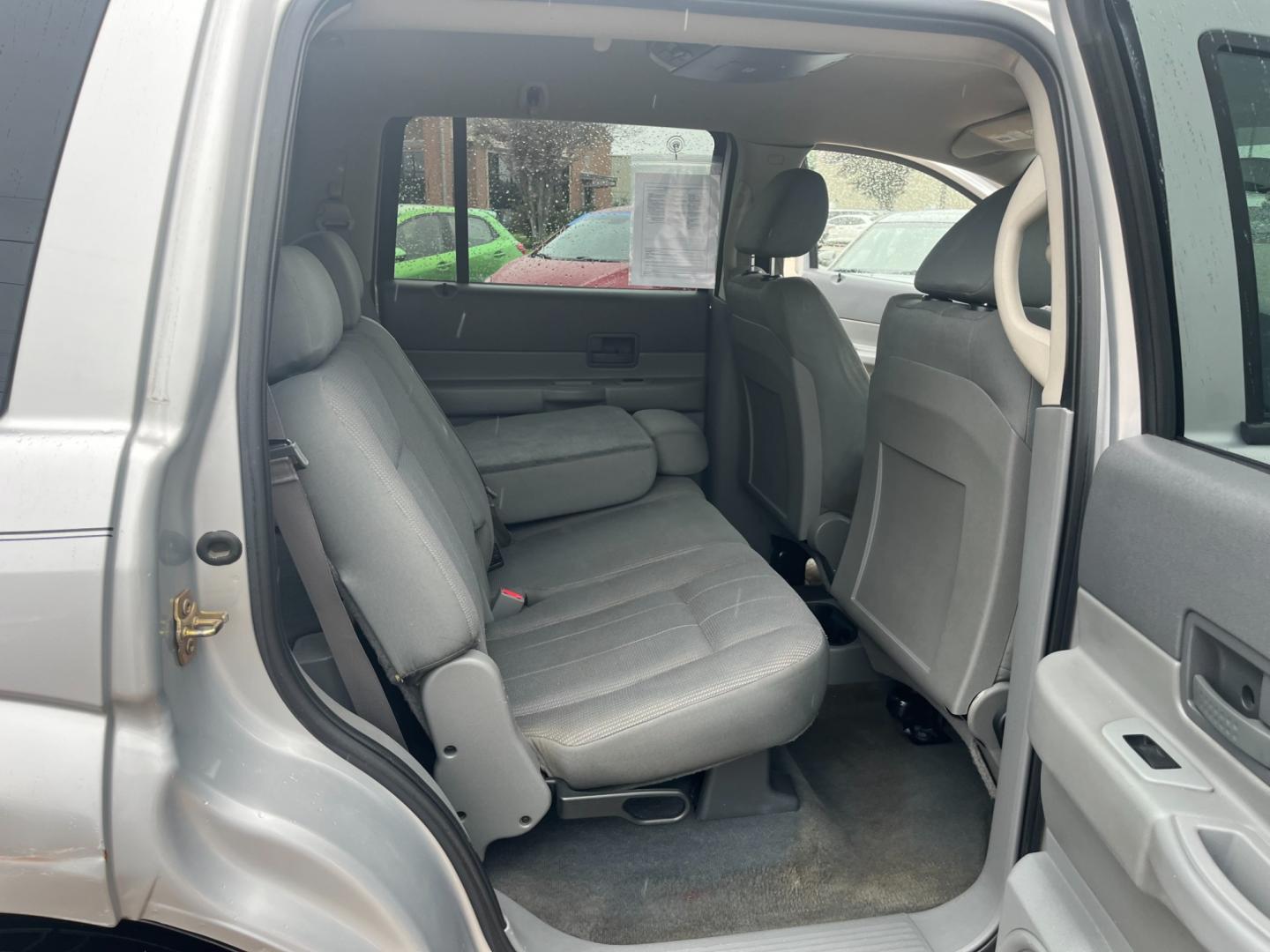 2004 silver /gray Dodge Durango ST 2WD (1D4HD38N64F) with an 4.7L V8 SOHC 16V engine, Automatic transmission, located at 14700 Tomball Parkway 249, Houston, TX, 77086, (281) 444-2200, 29.928619, -95.504074 - Photo#12