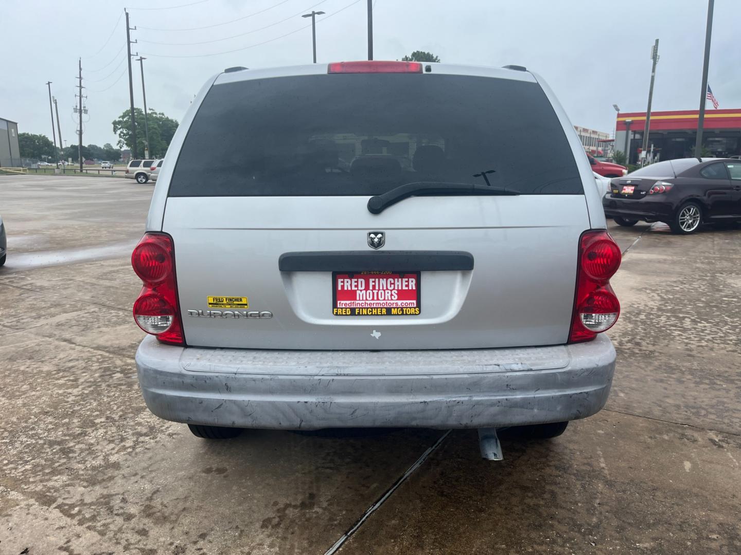 2004 silver /gray Dodge Durango ST 2WD (1D4HD38N64F) with an 4.7L V8 SOHC 16V engine, Automatic transmission, located at 14700 Tomball Parkway 249, Houston, TX, 77086, (281) 444-2200, 29.928619, -95.504074 - Photo#5