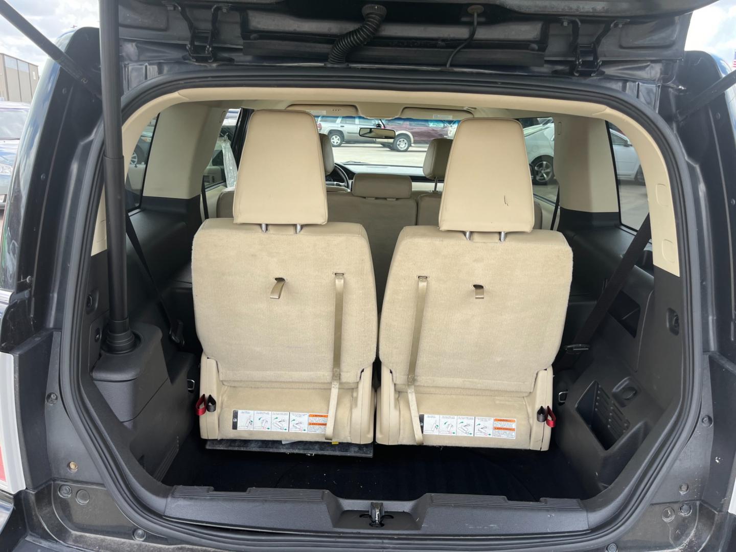 2013 Black /TAN Ford Flex (2FMGK5C87DB) , Automatic transmission, located at 14700 Tomball Parkway 249, Houston, TX, 77086, (281) 444-2200, 29.928619, -95.504074 - Photo#14