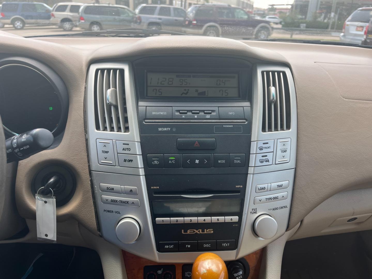 2007 Black /black Lexus RX 350 FWD (2T2GK31U07C) with an 3.5L V6 DOHC 24V engine, 5-Speed Automatic Overdrive transmission, located at 14700 Tomball Parkway 249, Houston, TX, 77086, (281) 444-2200, 29.928619, -95.504074 - Photo#15