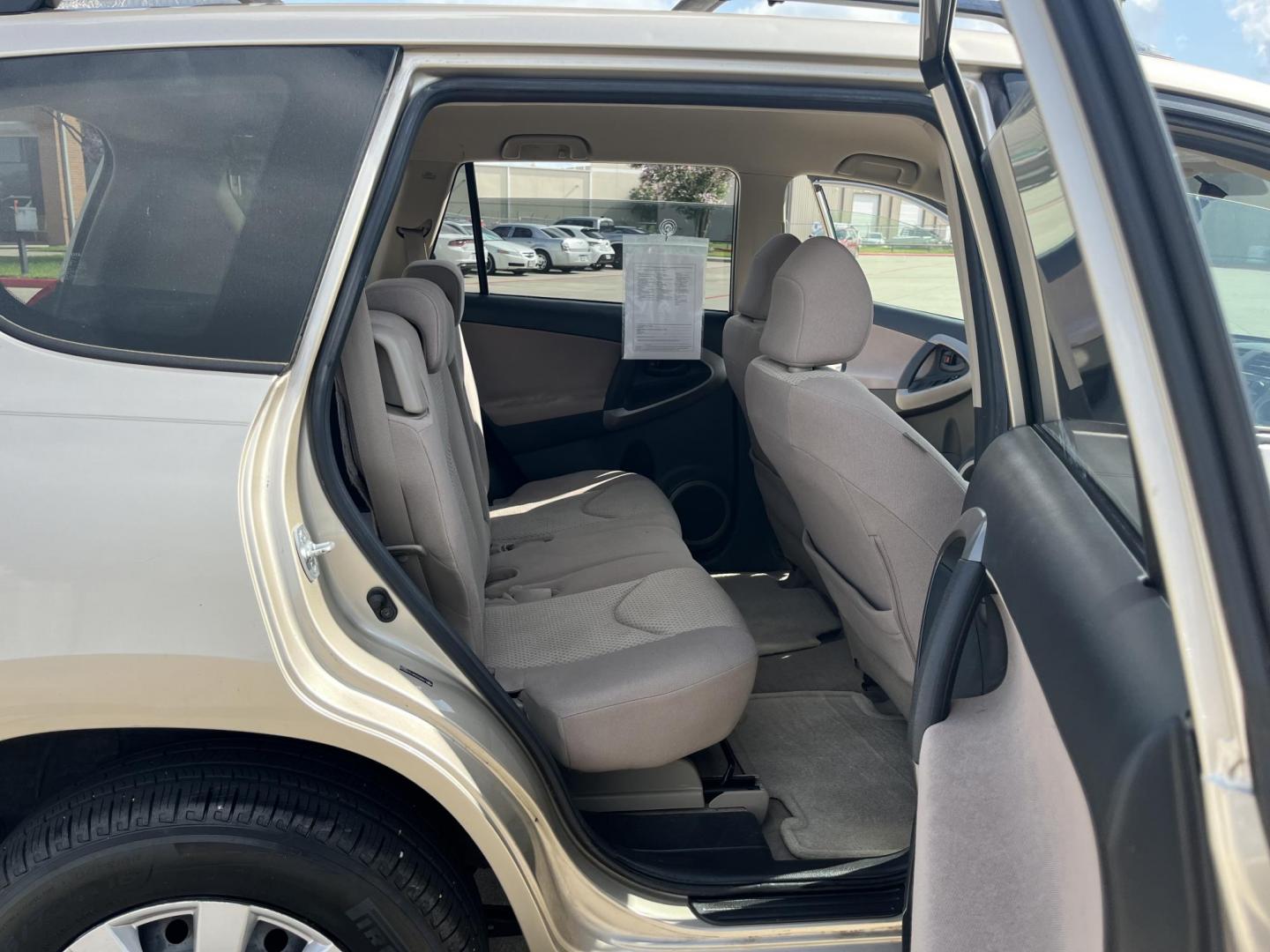2007 Toyota RAV4 Base I4 2WD (JTMZD33V876) with an 2.4L L4 DOHC 16V engine, 4-Speed Automatic transmission, located at 14700 Tomball Parkway 249, Houston, TX, 77086, (281) 444-2200, 29.928619, -95.504074 - Photo#12
