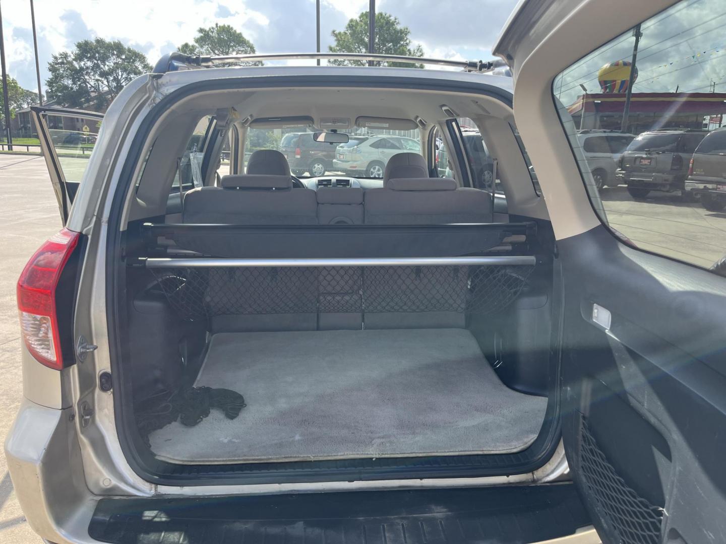 2007 Toyota RAV4 Base I4 2WD (JTMZD33V876) with an 2.4L L4 DOHC 16V engine, 4-Speed Automatic transmission, located at 14700 Tomball Parkway 249, Houston, TX, 77086, (281) 444-2200, 29.928619, -95.504074 - Photo#13