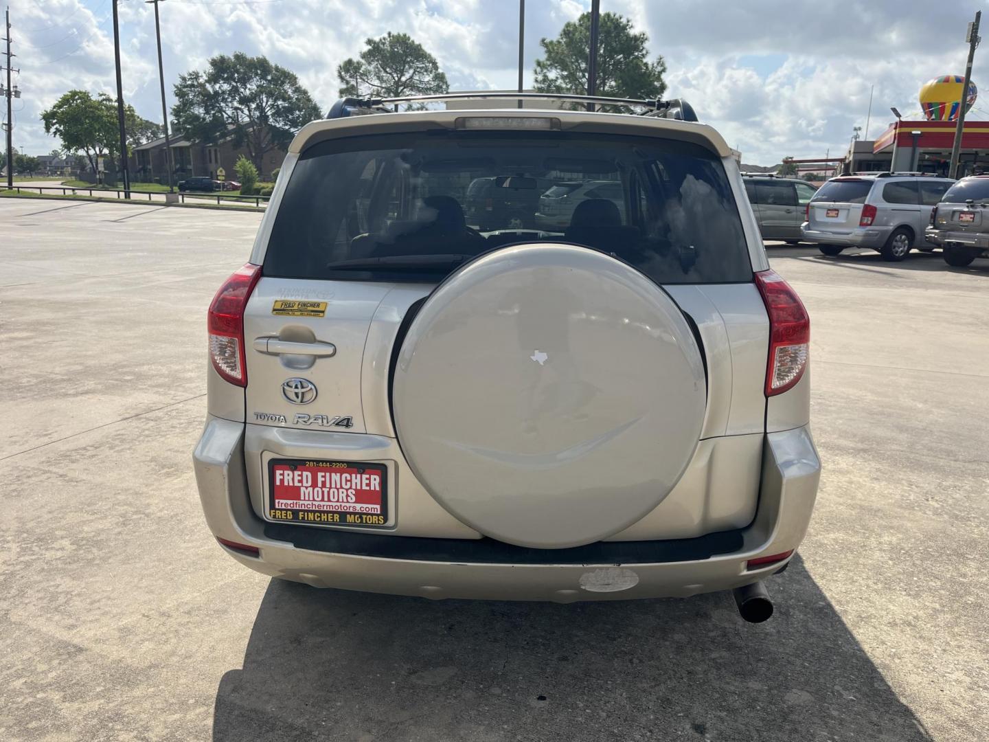 2007 Toyota RAV4 Base I4 2WD (JTMZD33V876) with an 2.4L L4 DOHC 16V engine, 4-Speed Automatic transmission, located at 14700 Tomball Parkway 249, Houston, TX, 77086, (281) 444-2200, 29.928619, -95.504074 - Photo#5